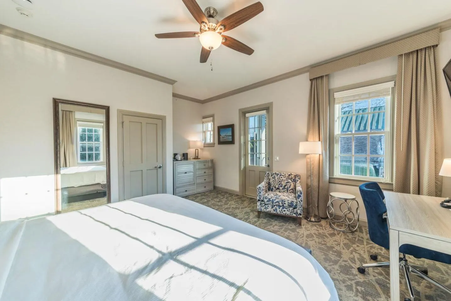 Bedroom, Bed in The Beaufort Inn