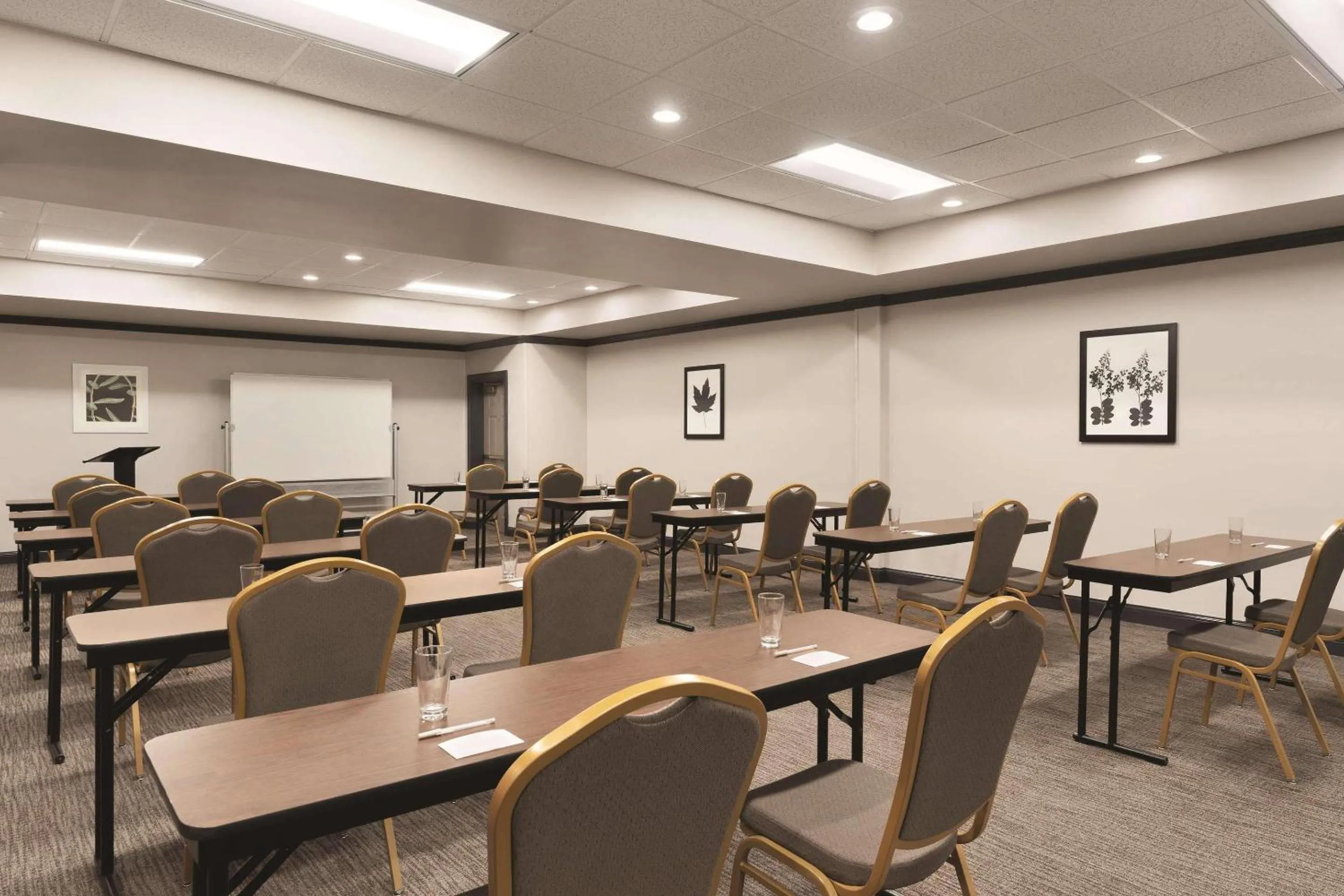 Meeting/conference room in Country Inn & Suites by Radisson Raleigh-Durham Airport NC