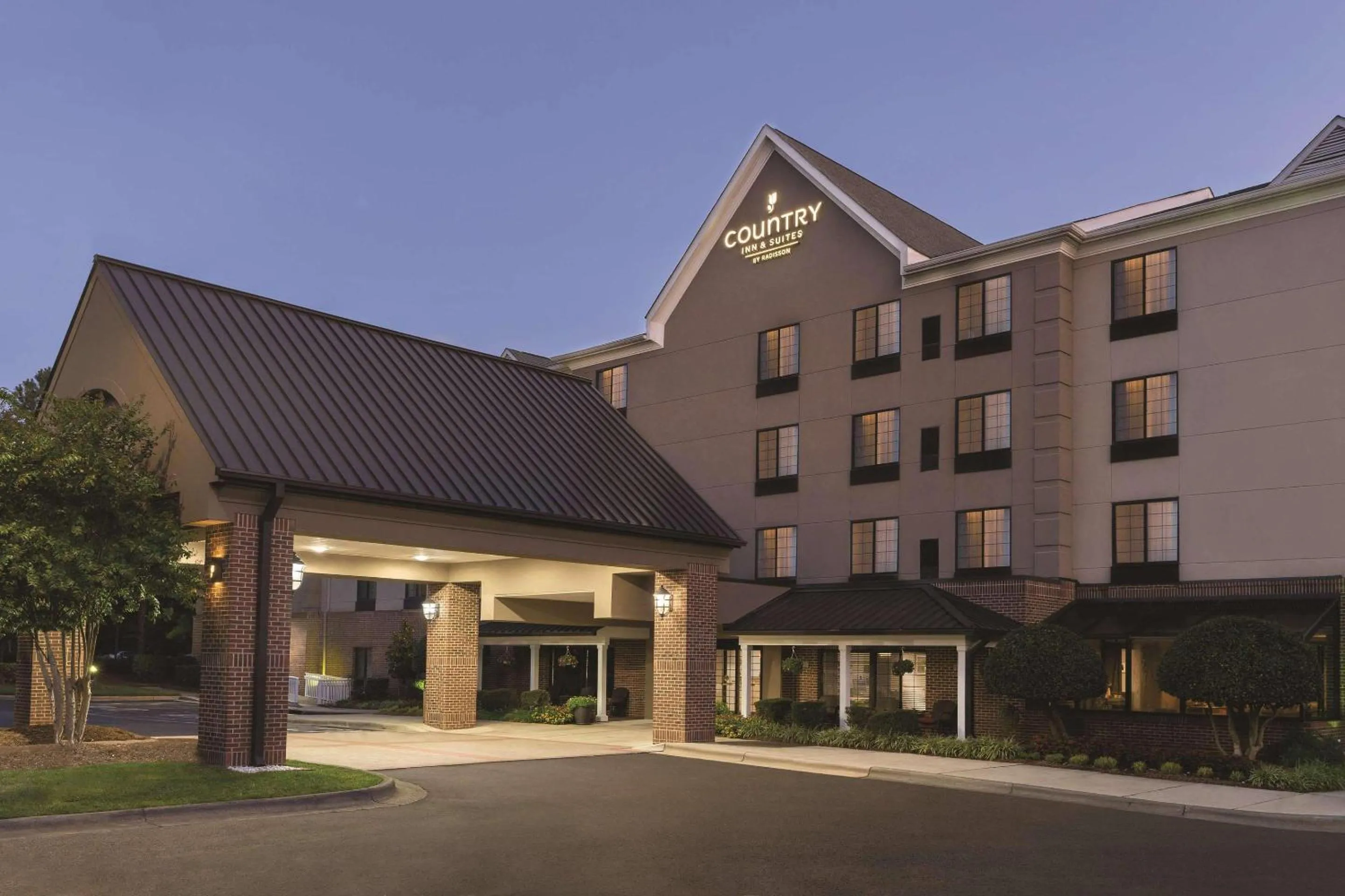 Property building in Country Inn & Suites by Radisson Raleigh-Durham Airport NC