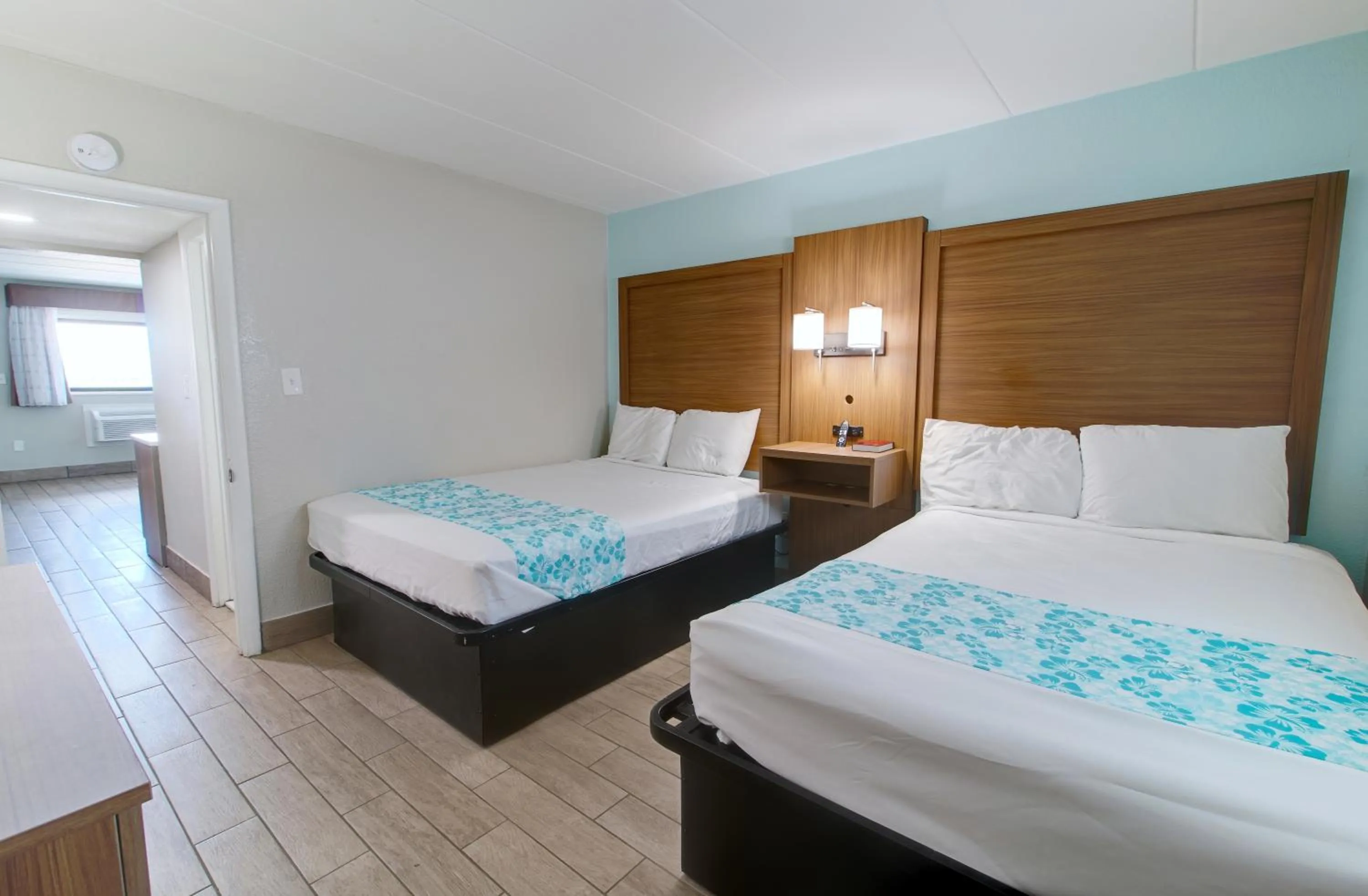 Bed in Seashire Inn & Suites