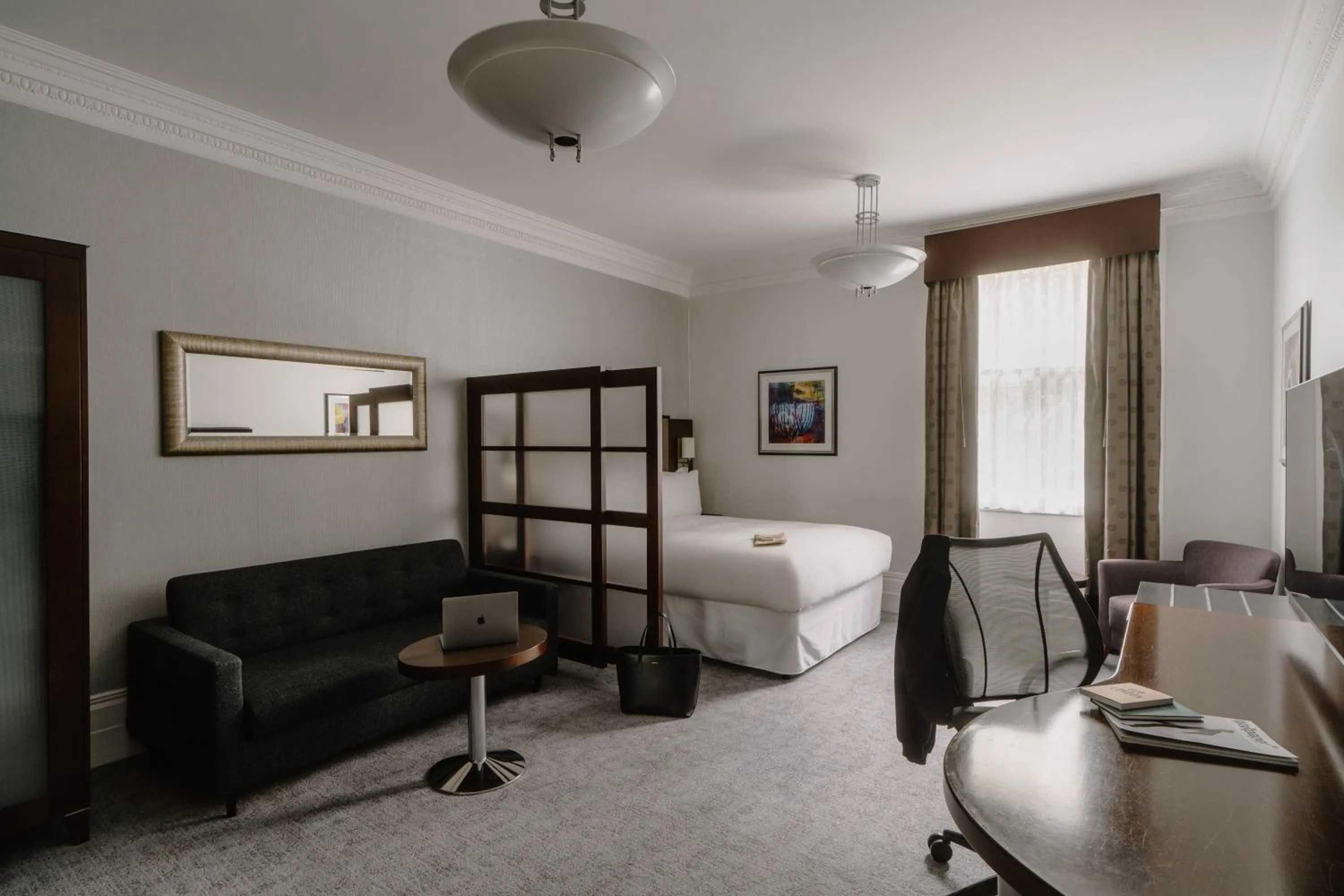 Bedroom, Bed in The Grand at Trafalgar Square