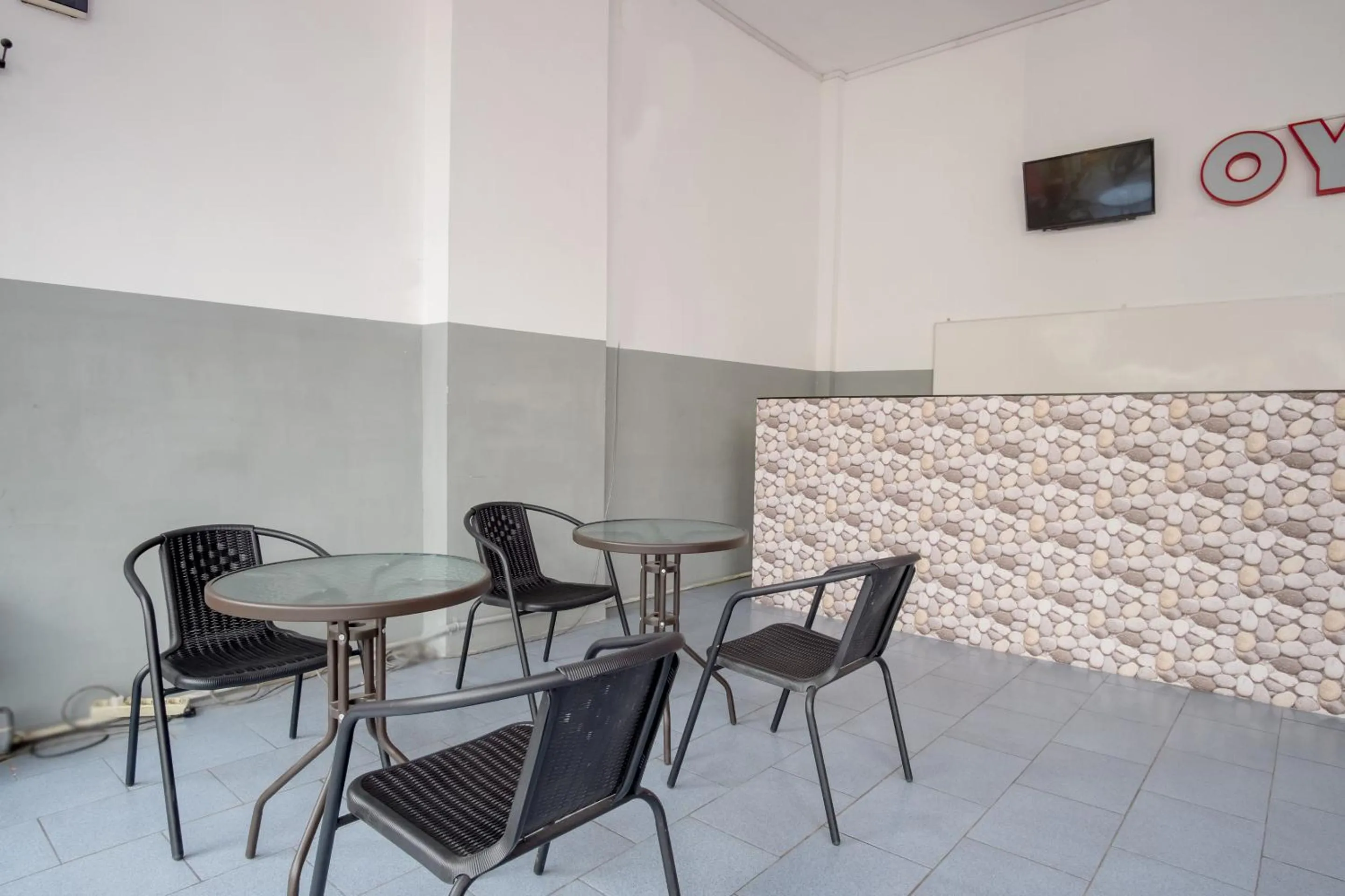 Seating area in OYO 447 Hutasimo Residence