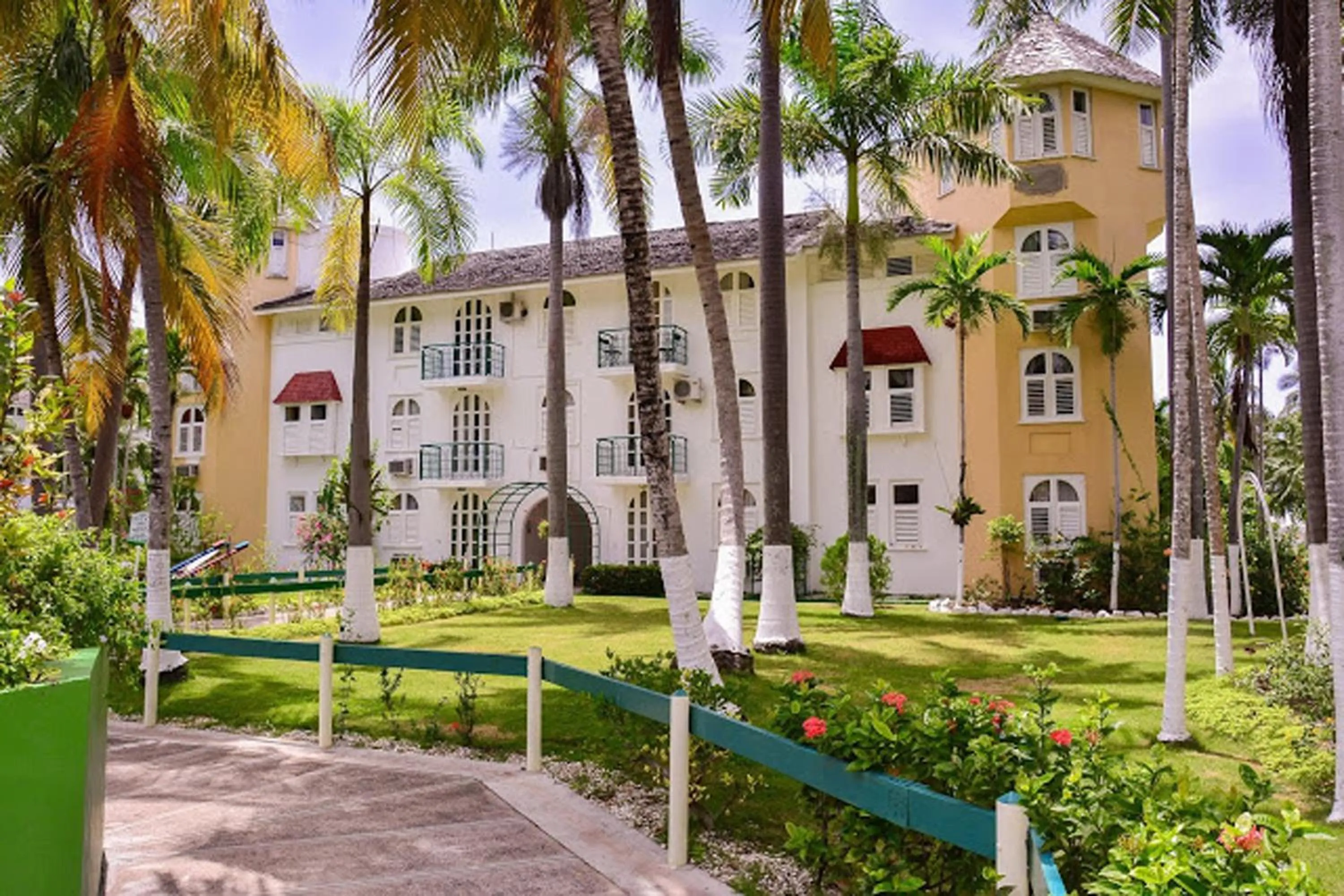 Property building in Conch Shell Beach Studio @ Sandcastles