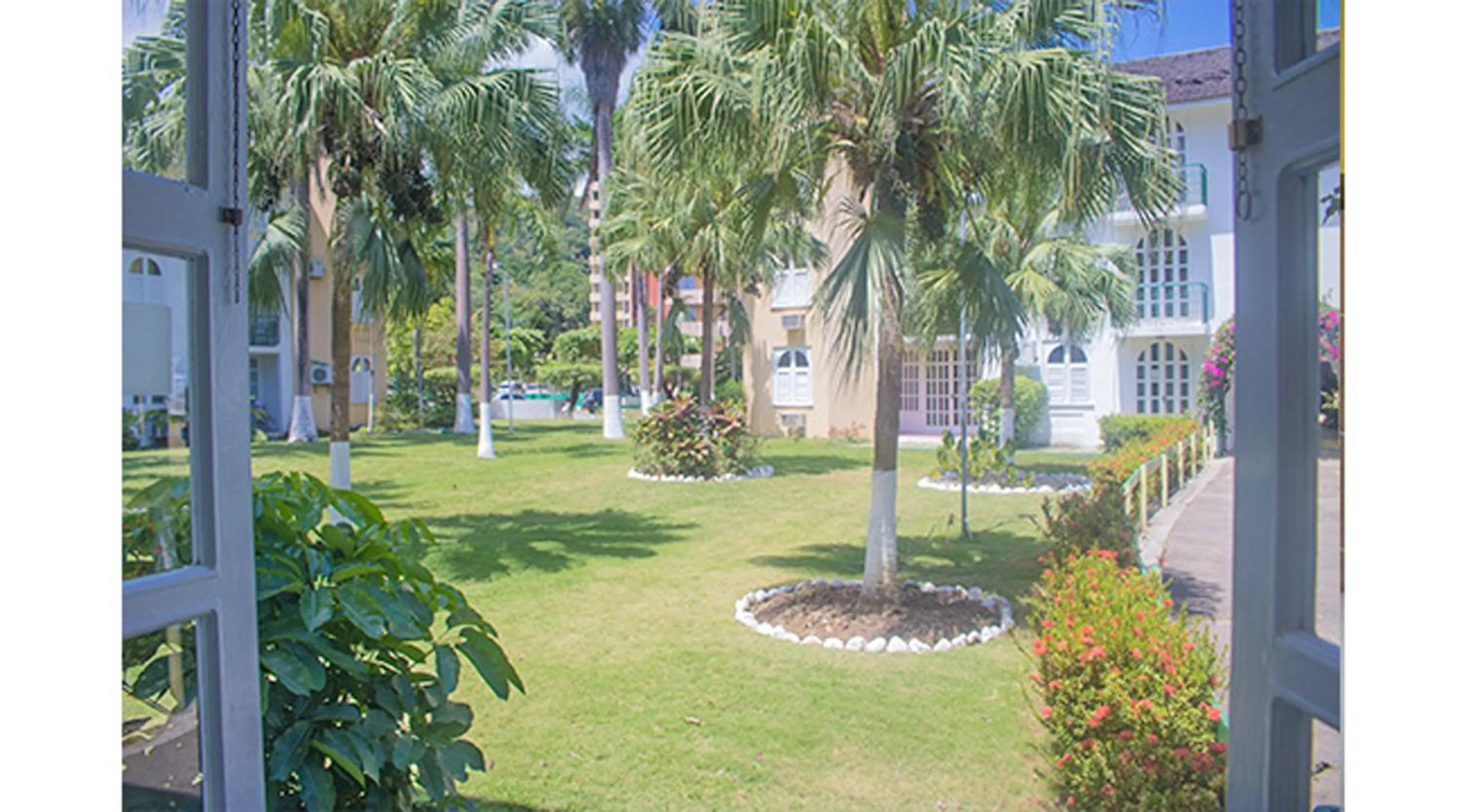 Garden in Conch Shell Beach Studio @ Sandcastles