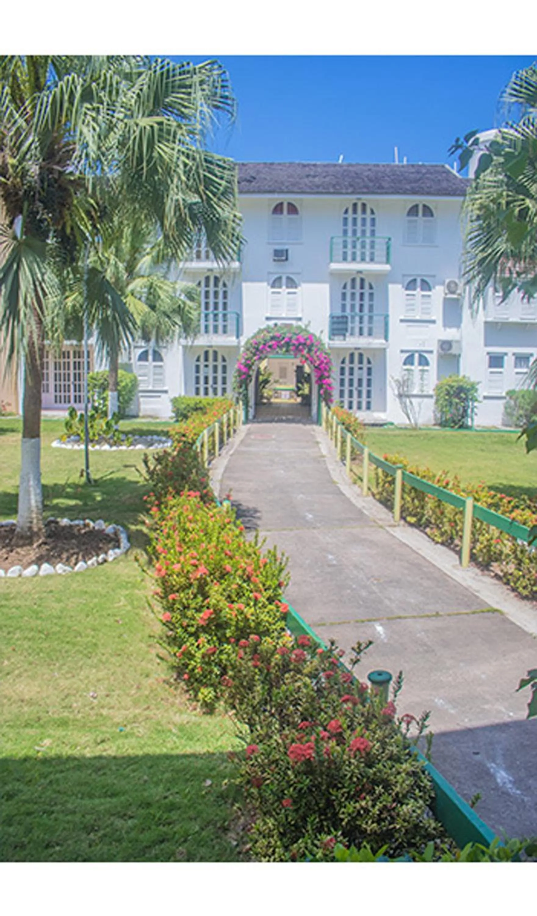 Garden view in Conch Shell Beach Studio @ Sandcastles
