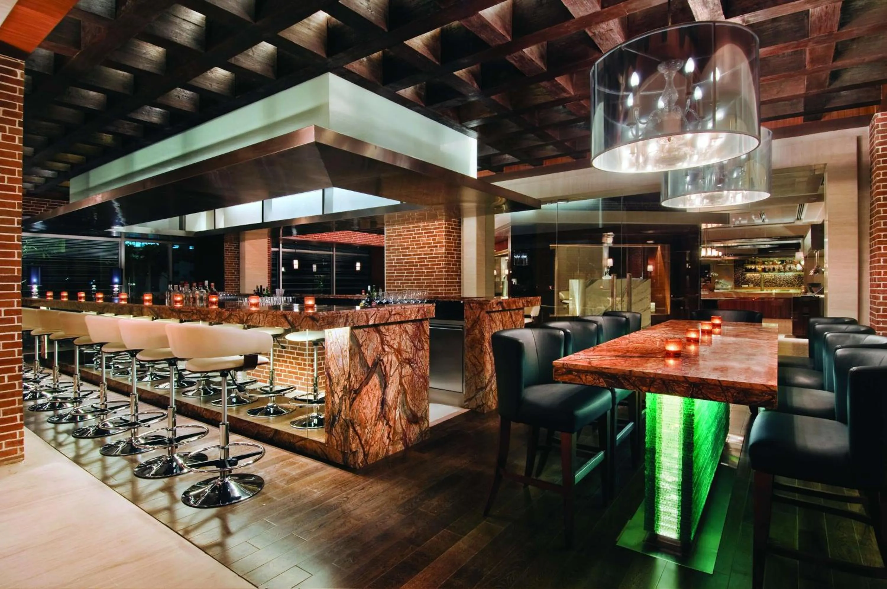 Lounge or bar in Hyatt Regency Chennai