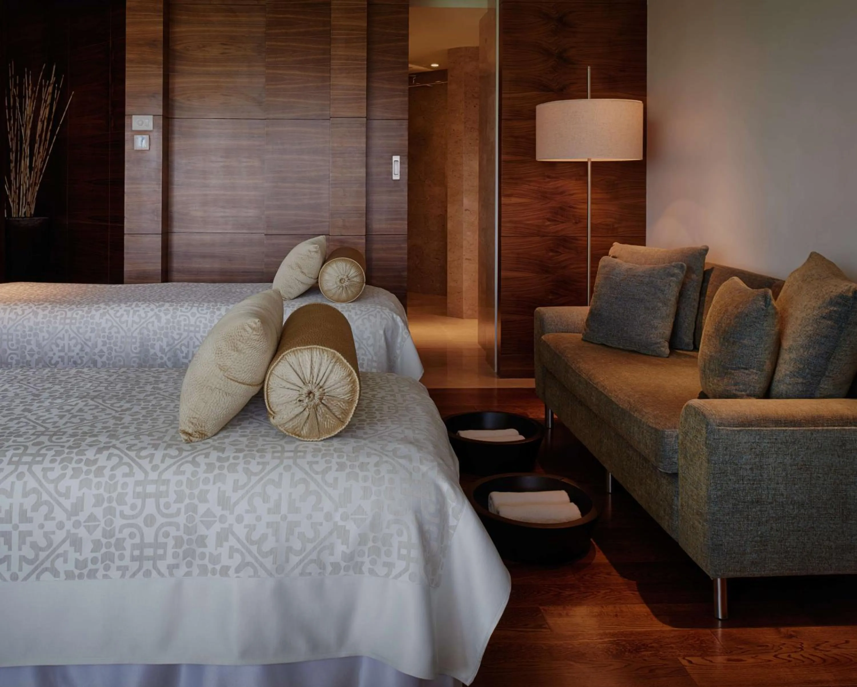 Spa and wellness centre/facilities, Bed in Hyatt Regency Chennai