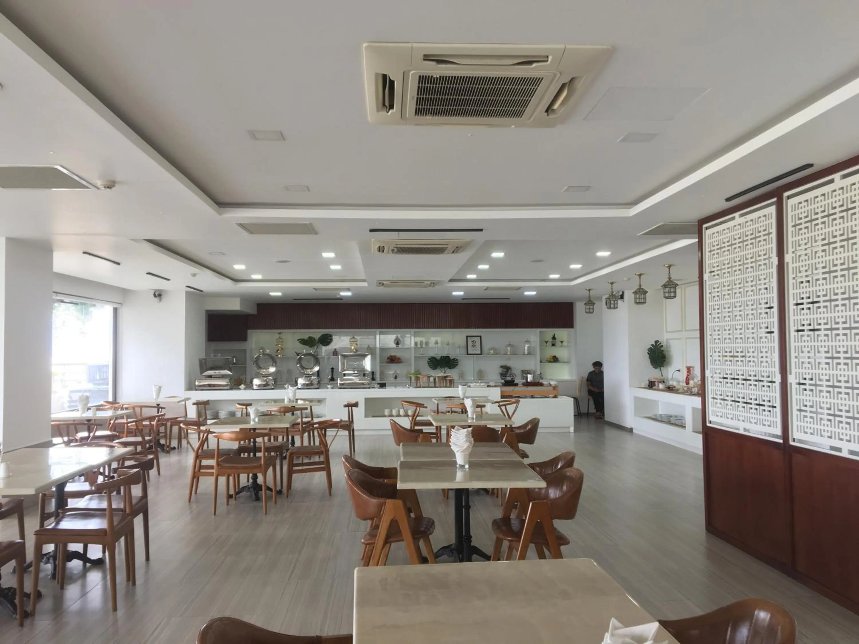 Restaurant/places to eat in Vinh Trung Plaza Hotel