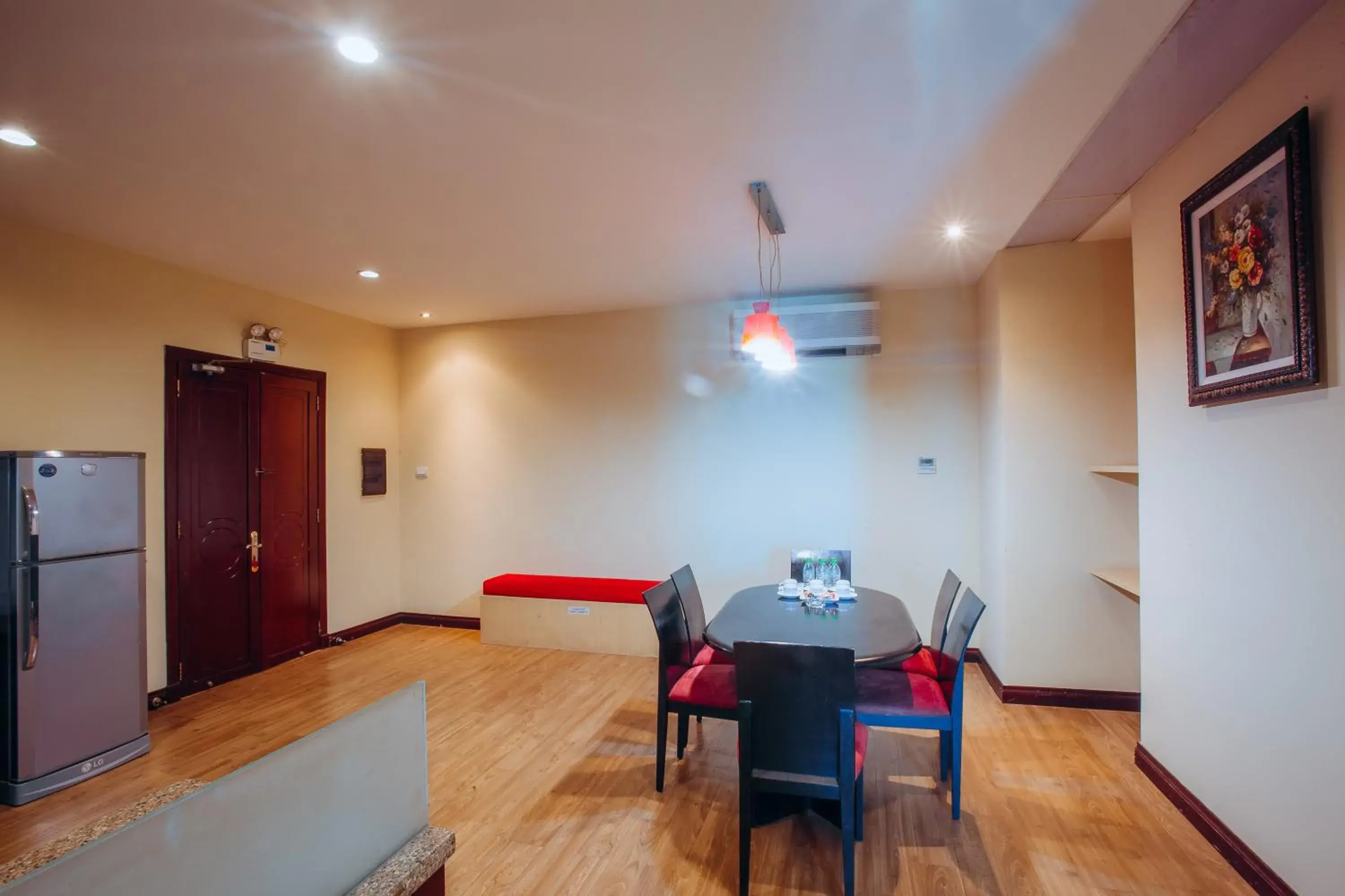 Deluxe King Studio in Vinh Trung Plaza Hotel Deluxe King Studio in Vinh Trung Plaza Hotel