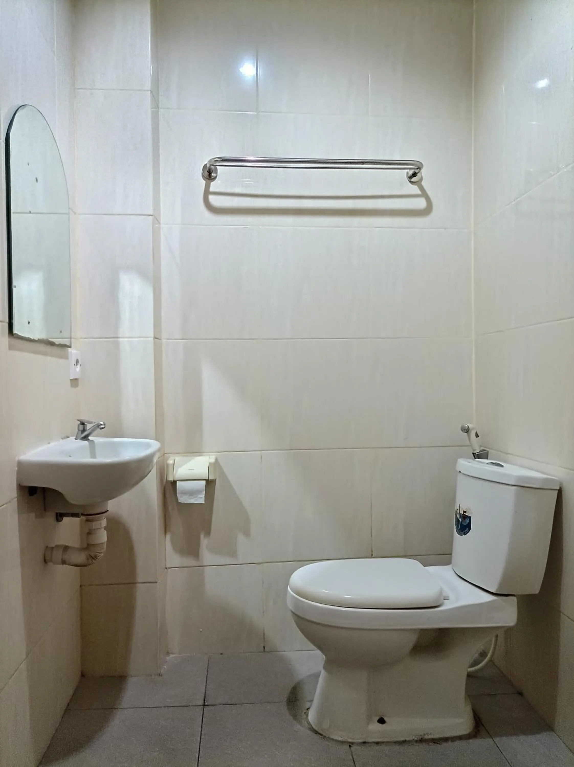 Toilet in Sapta Petala Hotel
