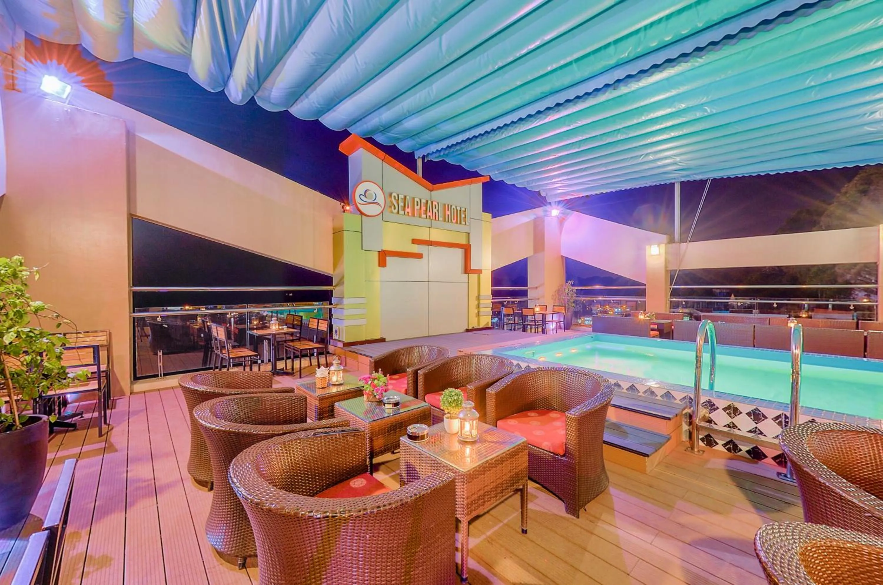 Swimming pool in Sea Pearl Cat Ba Hotel