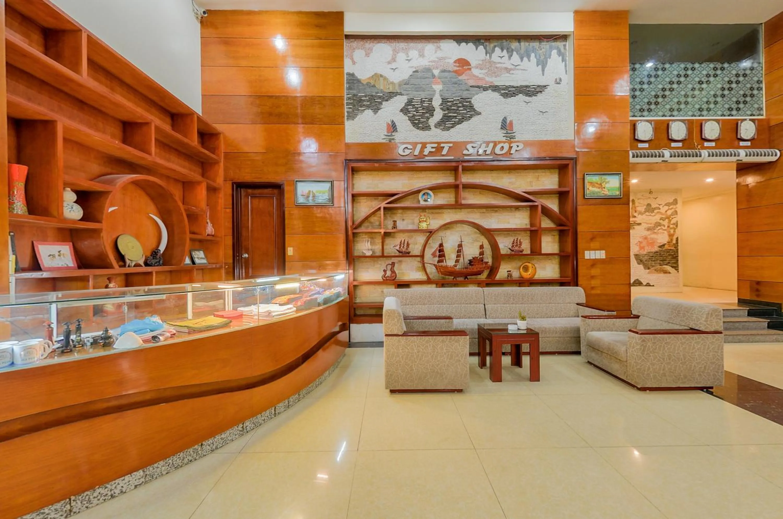 Lobby or reception in Sea Pearl Cat Ba Hotel