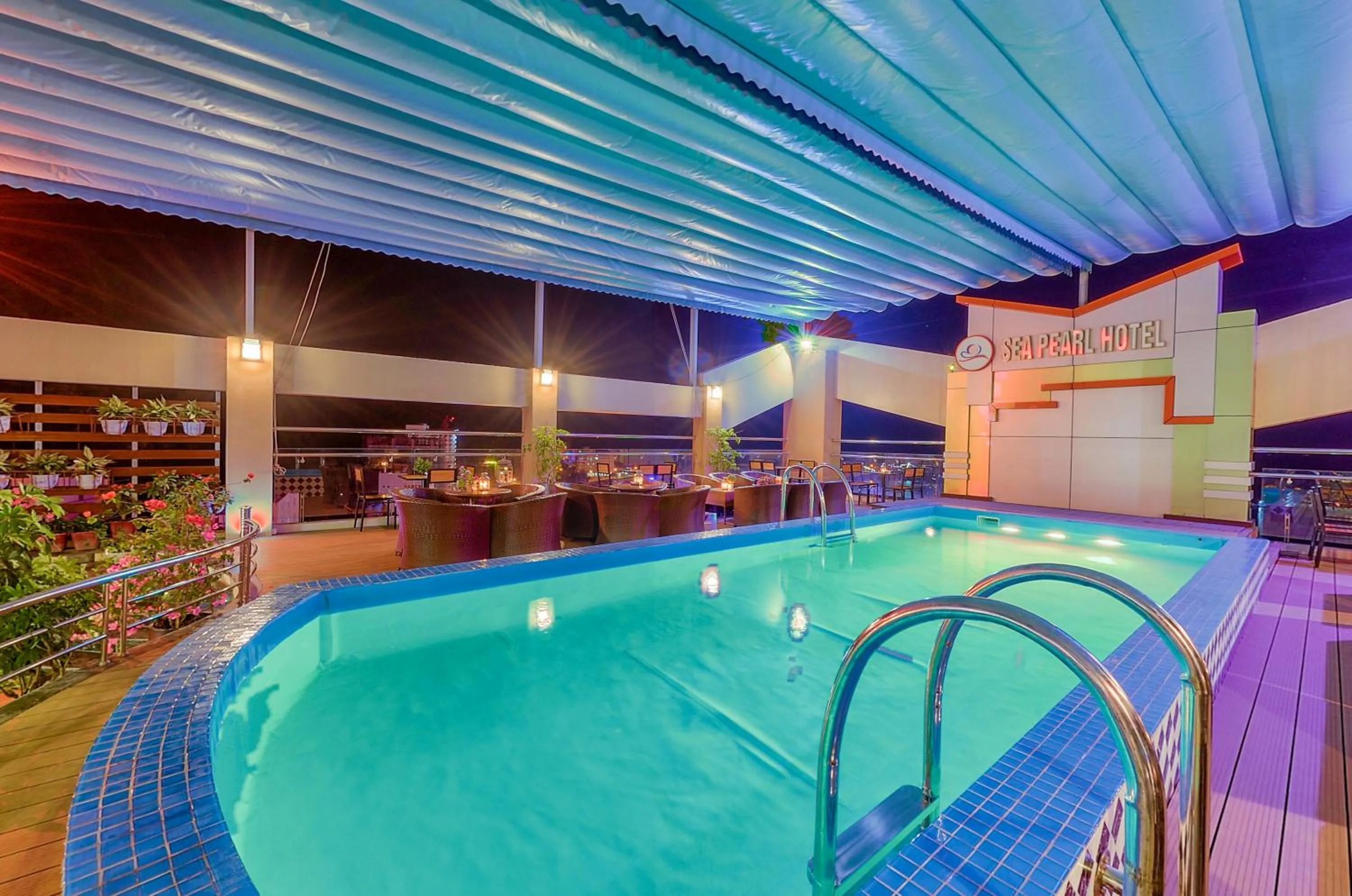 Swimming pool in Sea Pearl Cat Ba Hotel