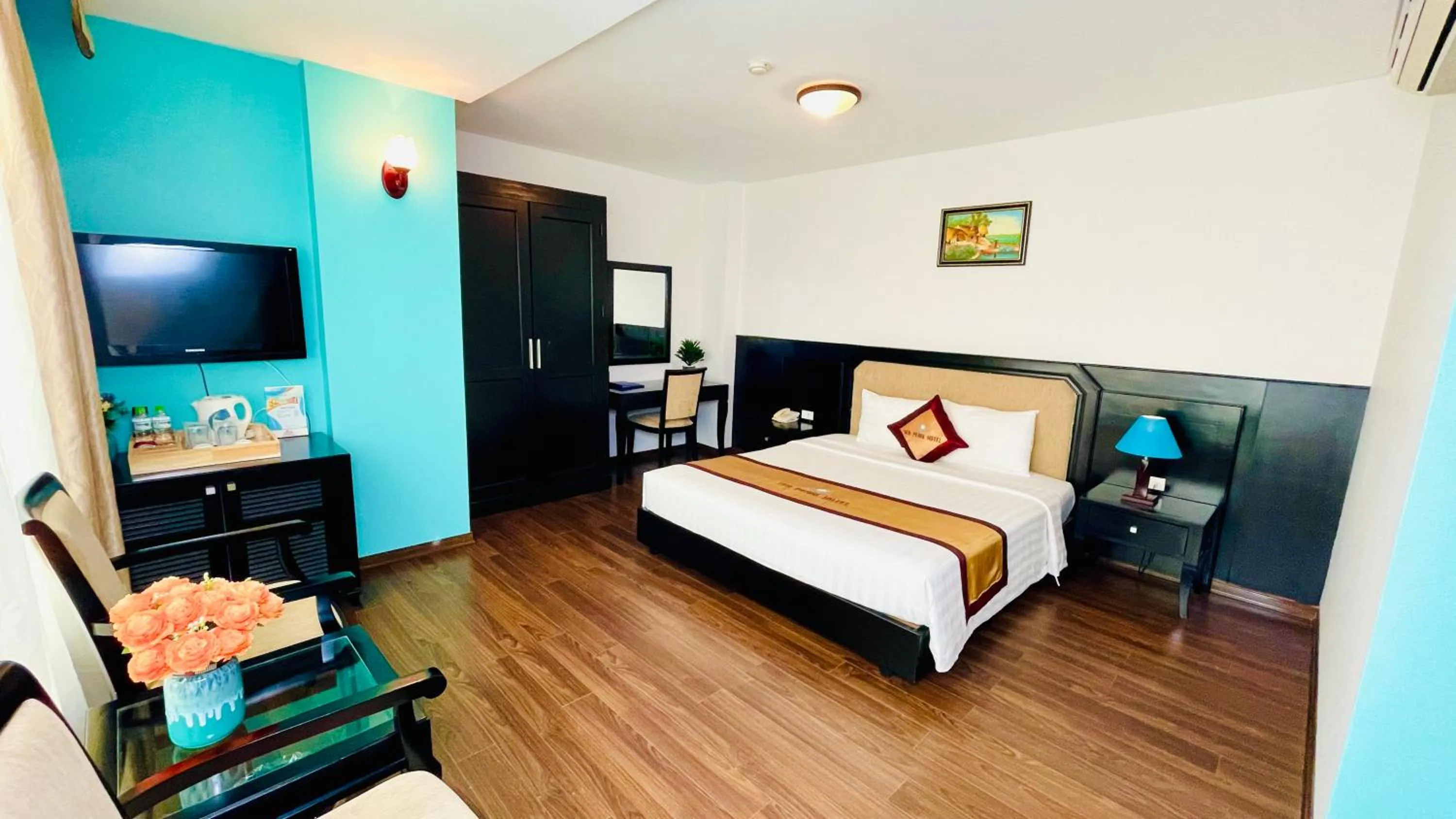 Bed in Sea Pearl Cat Ba Hotel