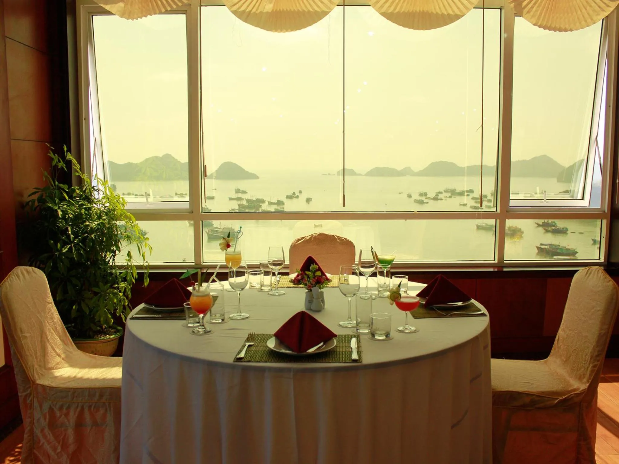 Breakfast in Sea Pearl Cat Ba Hotel