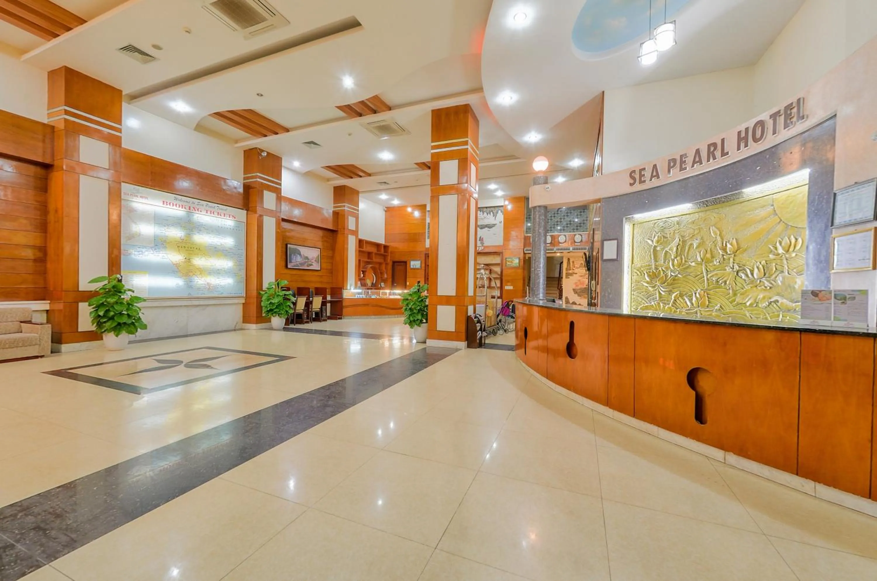 Staff in Sea Pearl Cat Ba Hotel