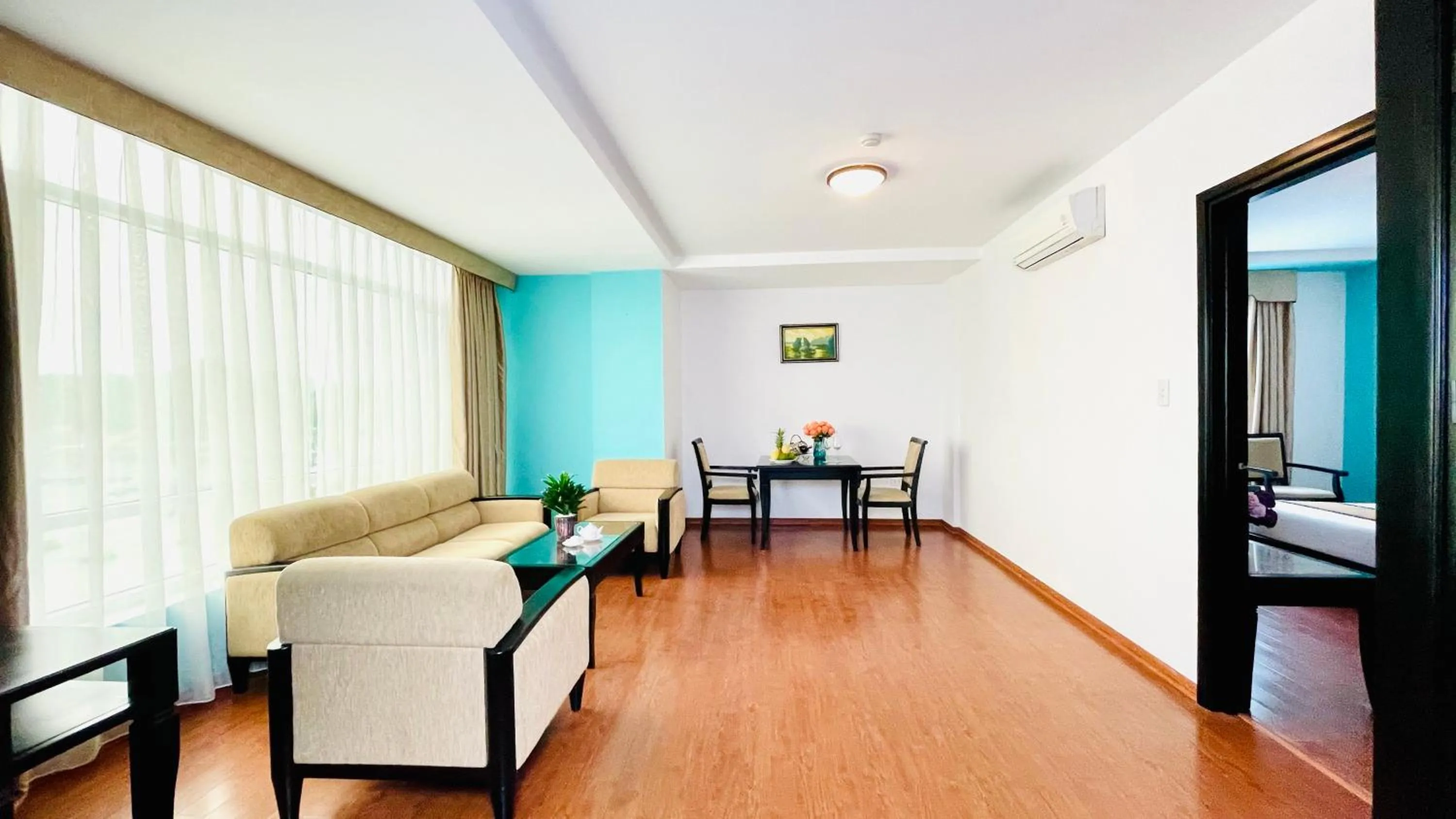 Living room in Sea Pearl Cat Ba Hotel