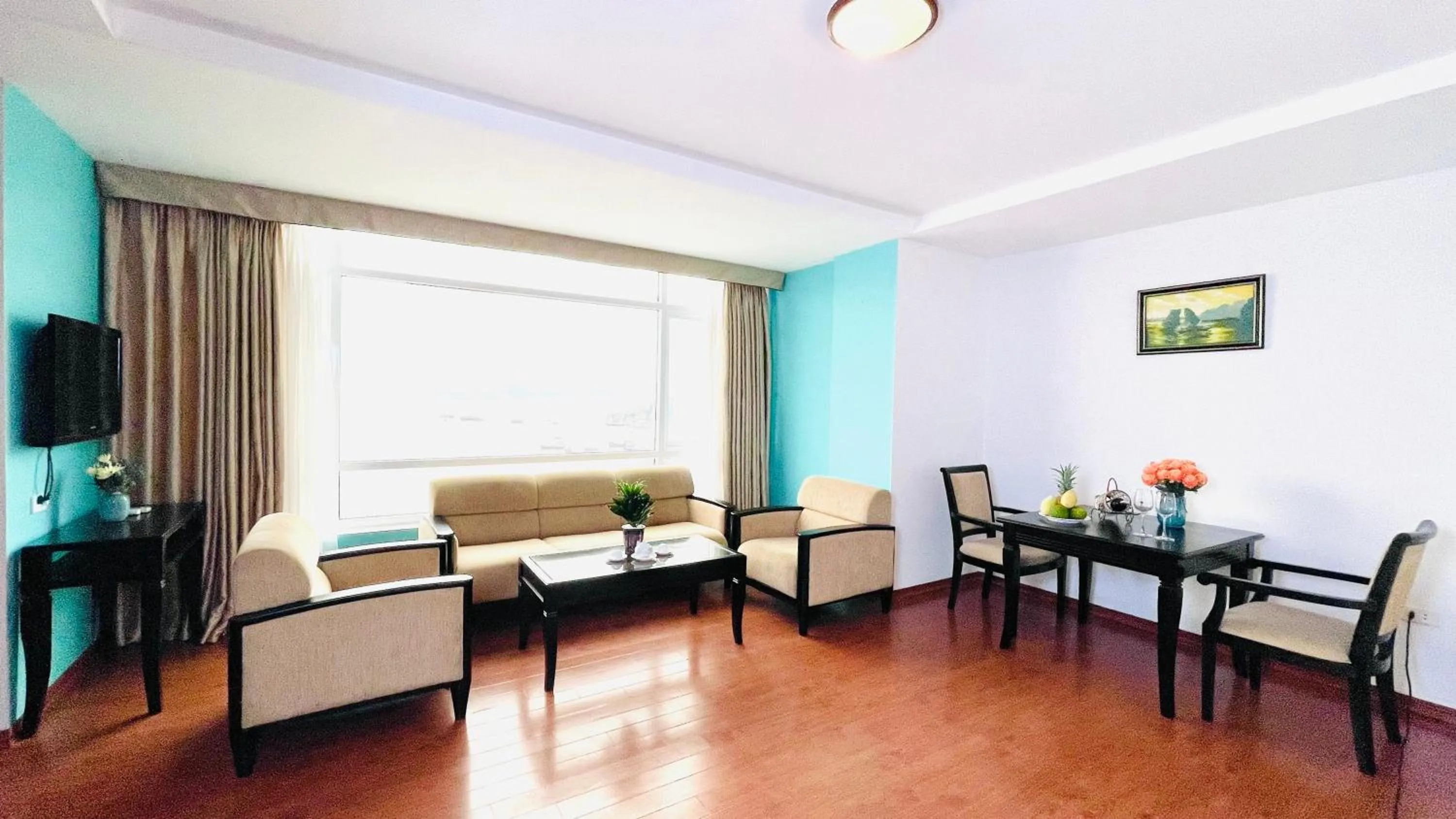 Living room in Sea Pearl Cat Ba Hotel