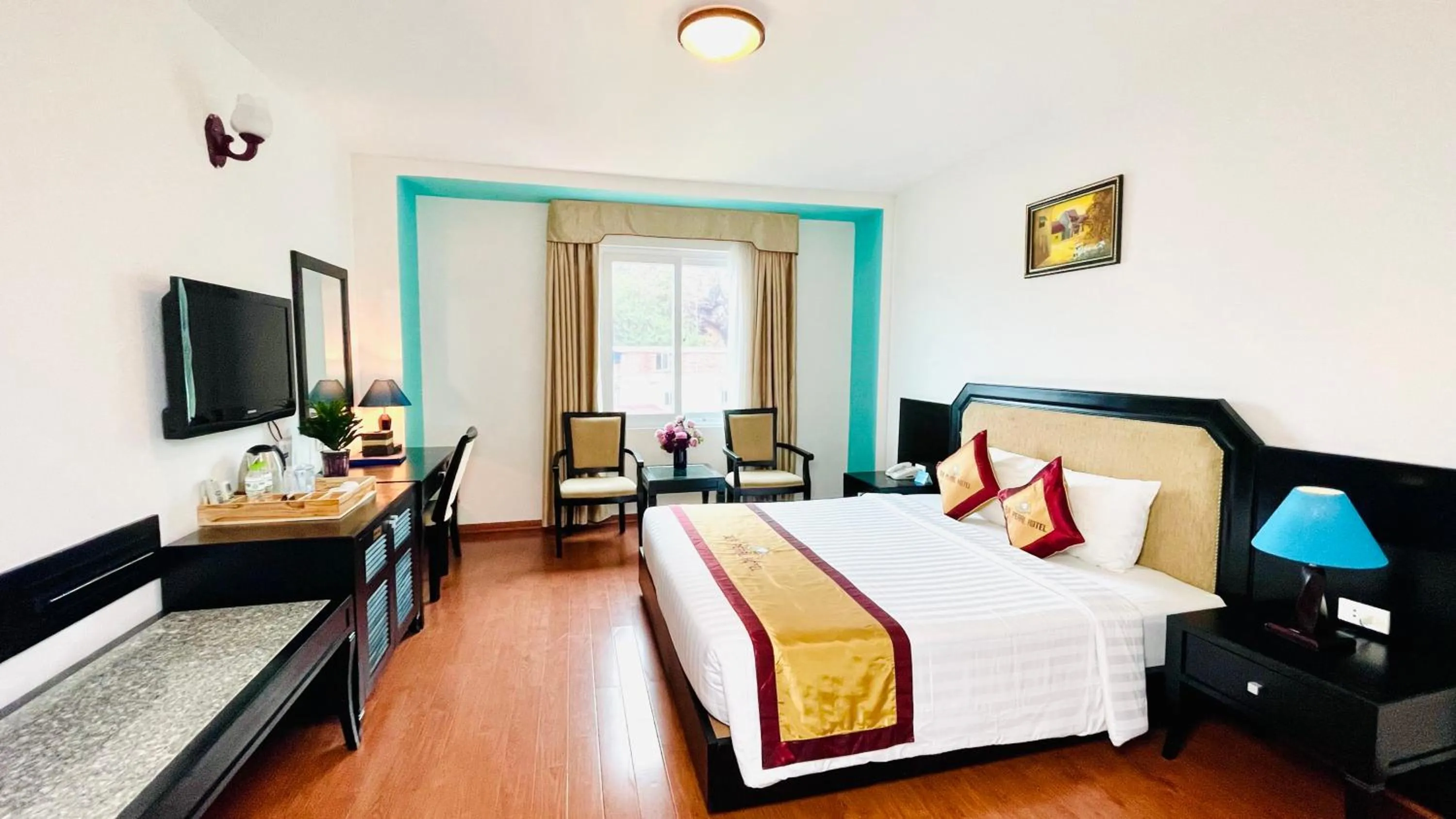 Bed in Sea Pearl Cat Ba Hotel