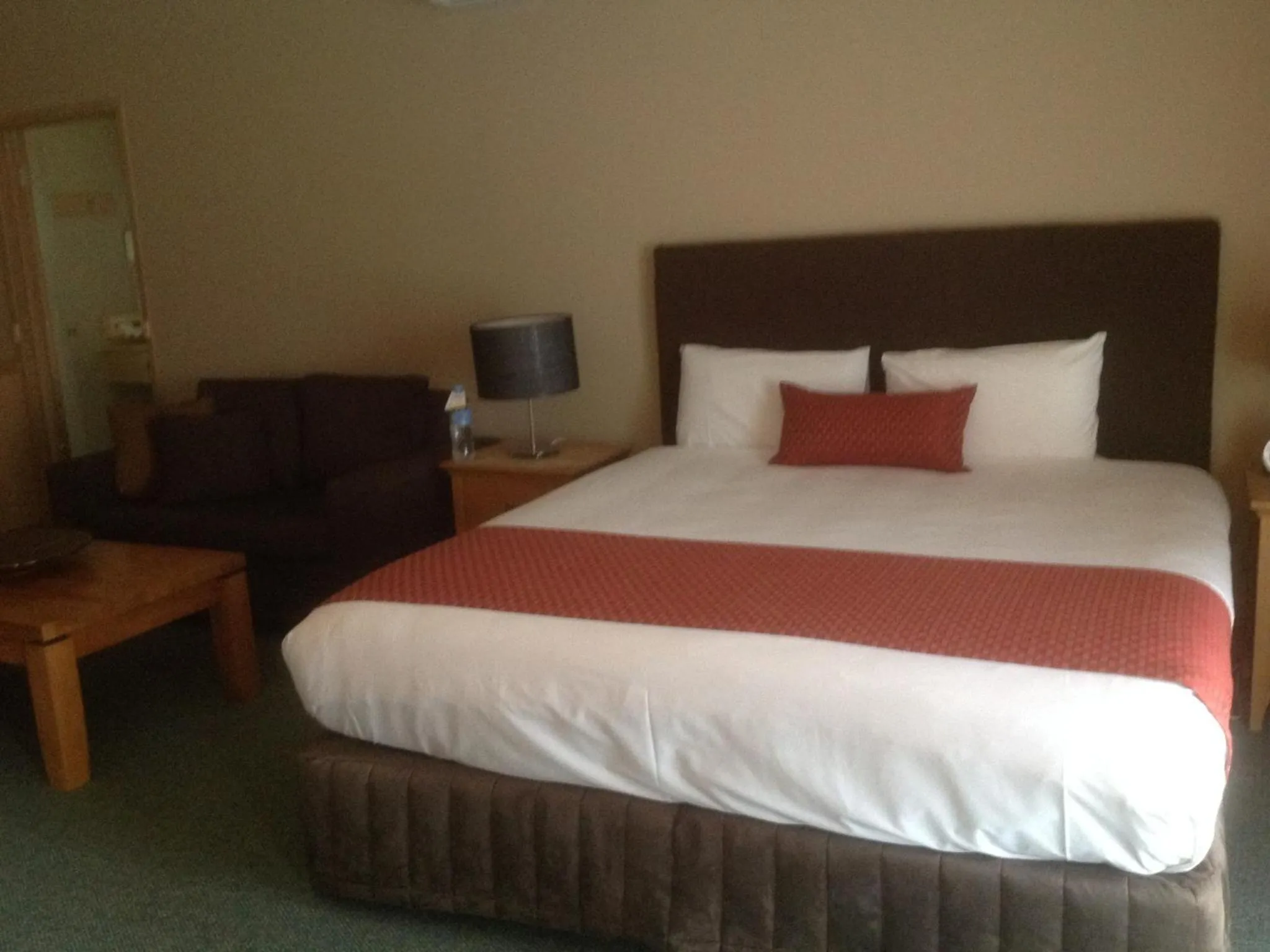 Bed in Quality Inn Colonial