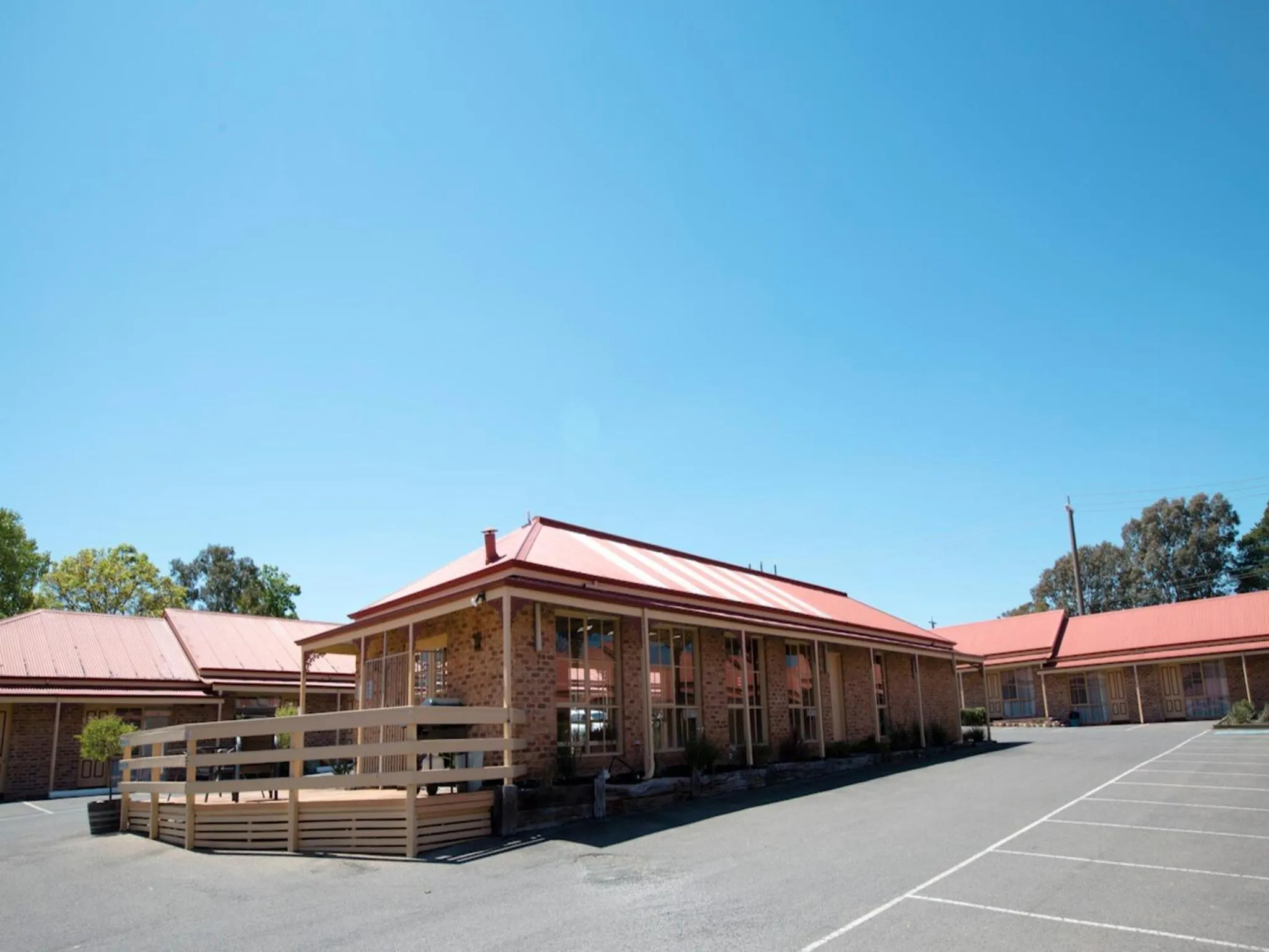 Swimming pool in Quality Inn Colonial