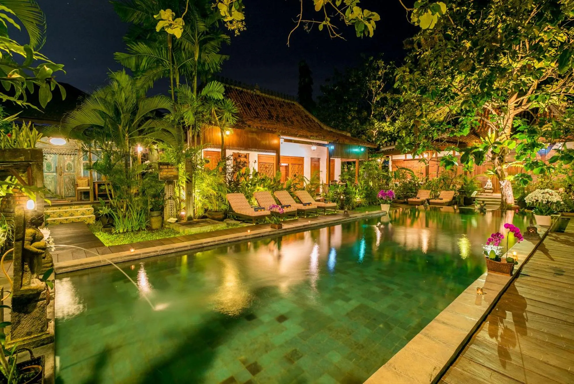 Night in Villa Kampung Kecil Boutique Hotel