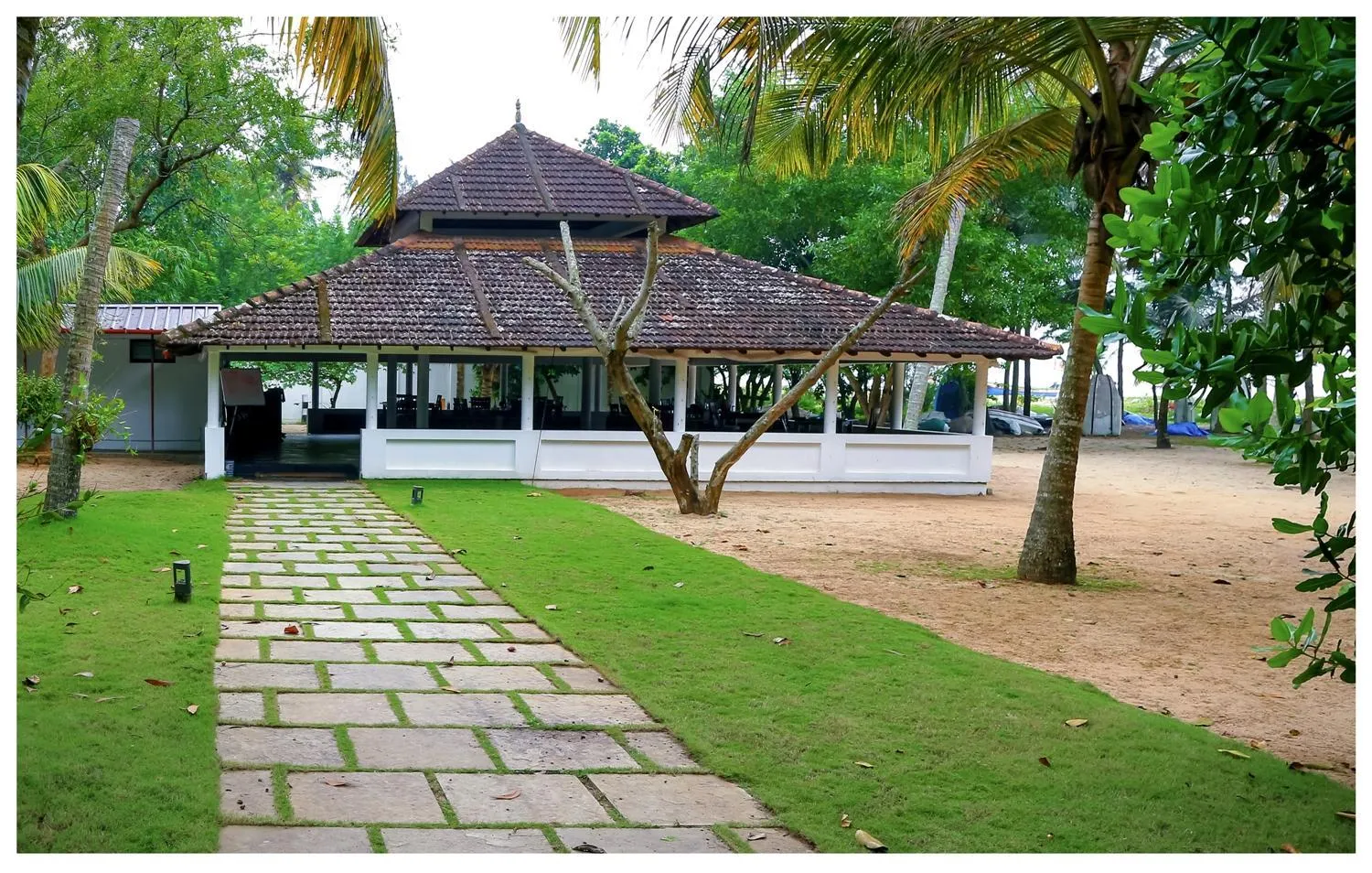 Dining area in Seclude Kerala, Marari Sands