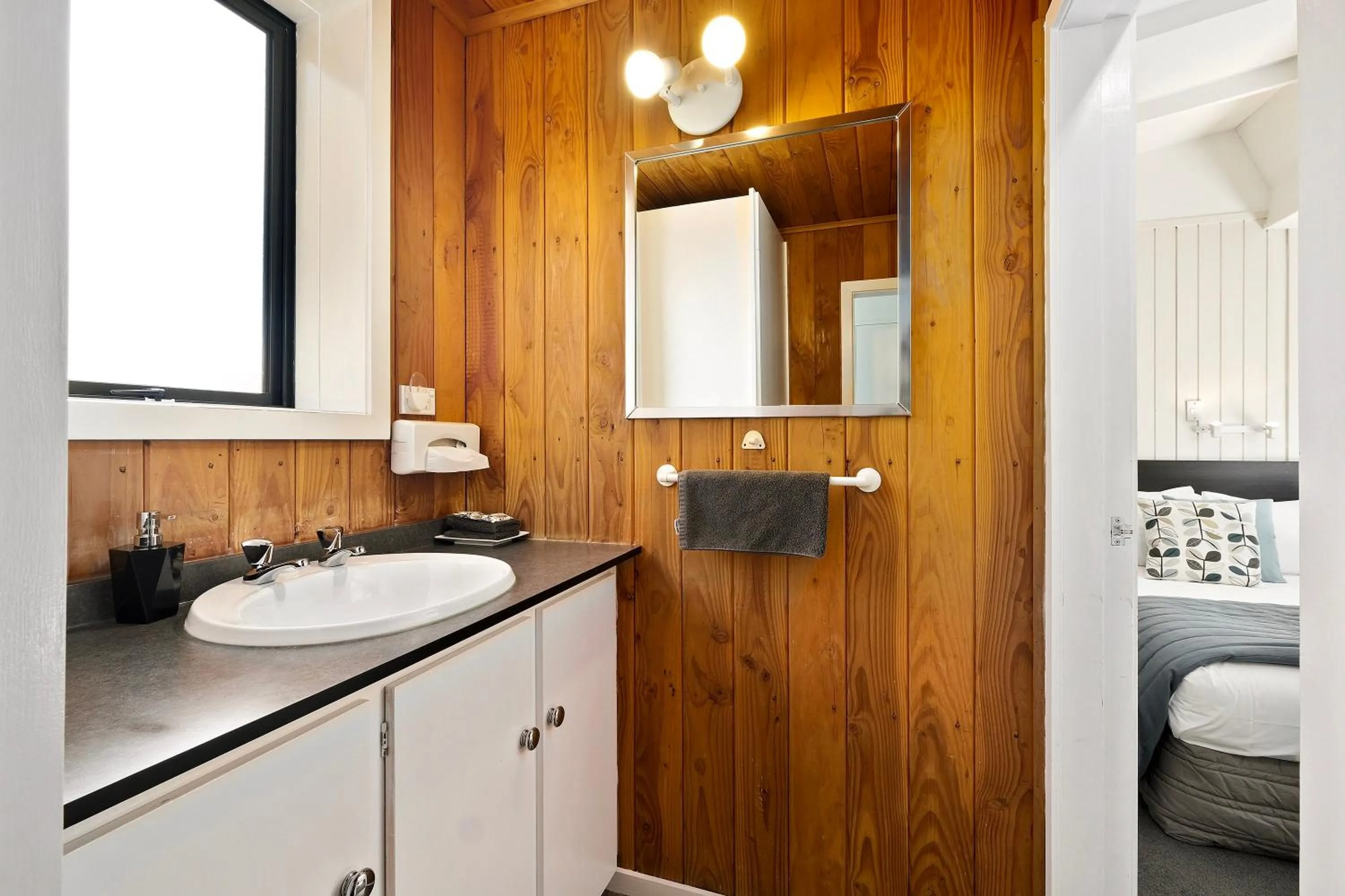 Central Gateway Motel