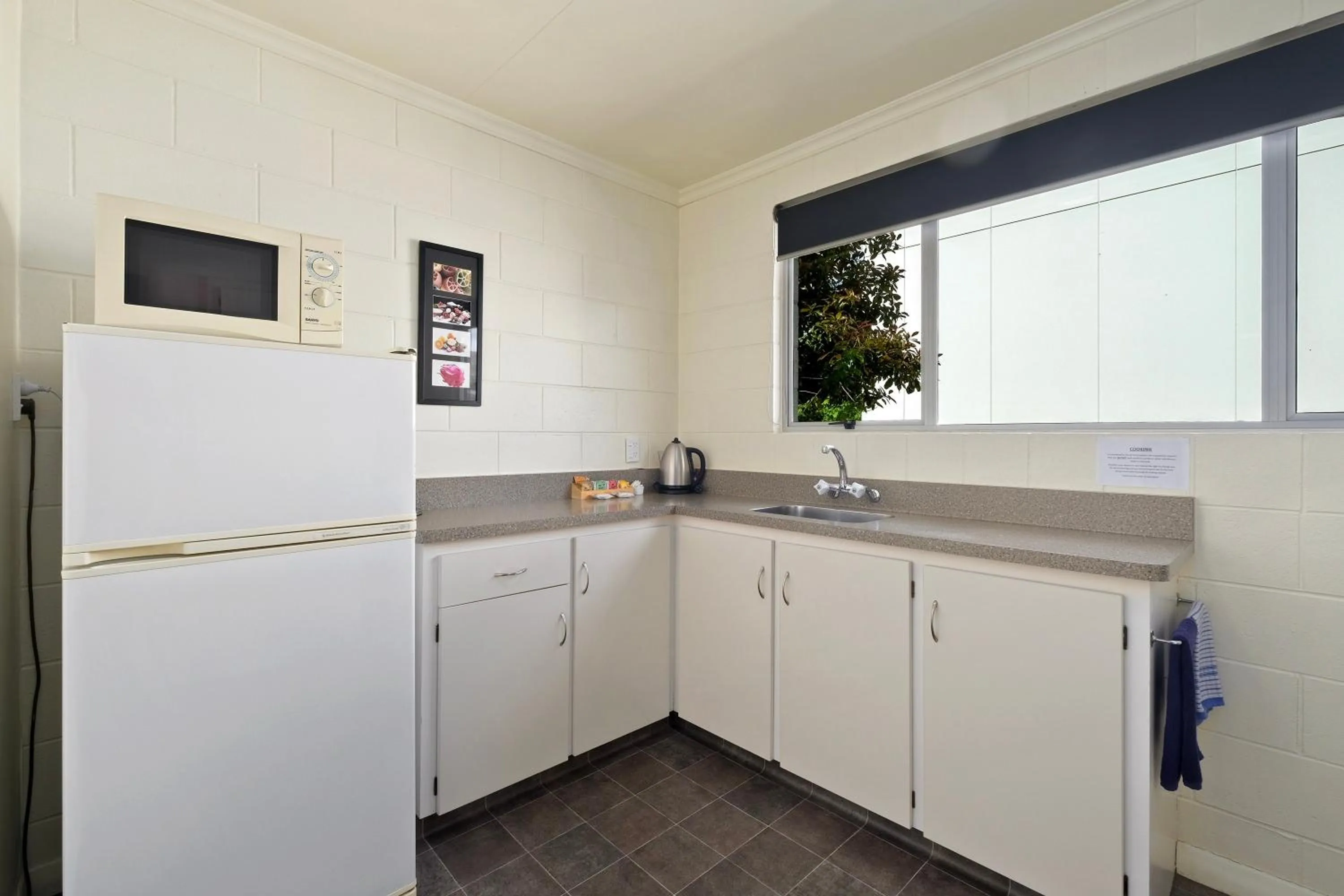 Central Gateway Motel