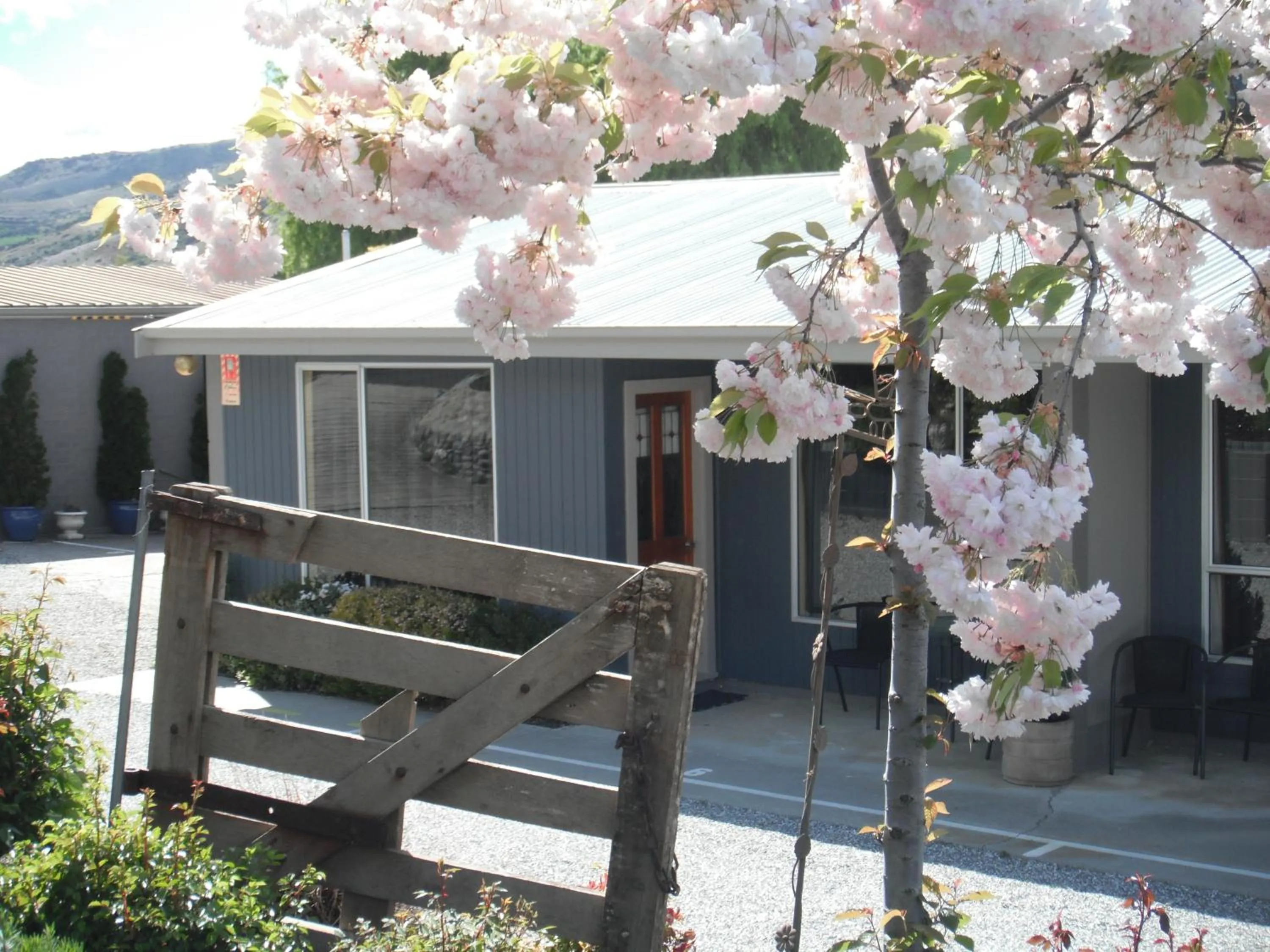 Property building in Central Gateway Motel