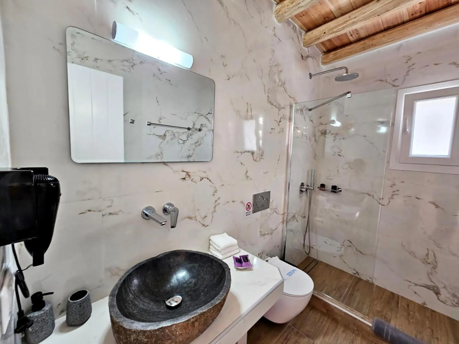 Shower in Mykonian Breeze