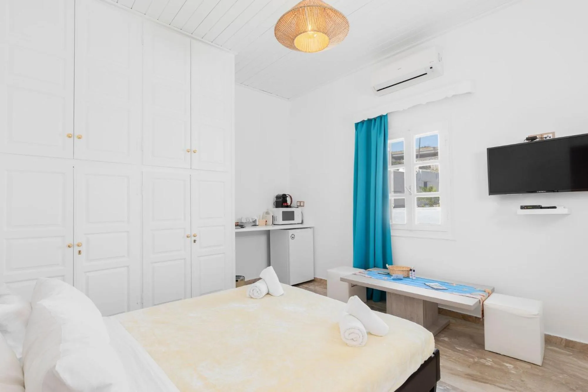 Bed in Mykonian Breeze