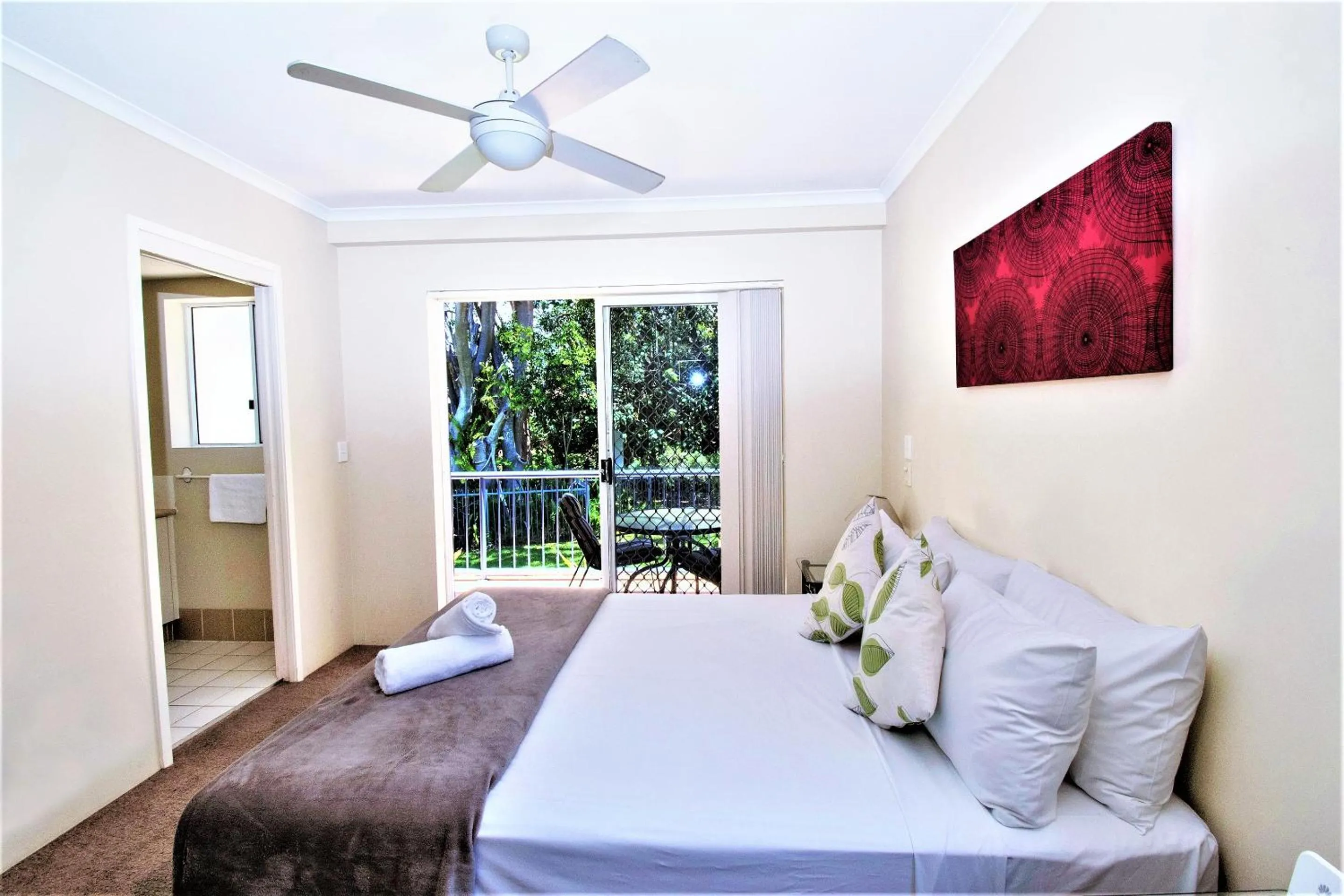 Bedroom, Bed in Sanctuary Lake Apartments