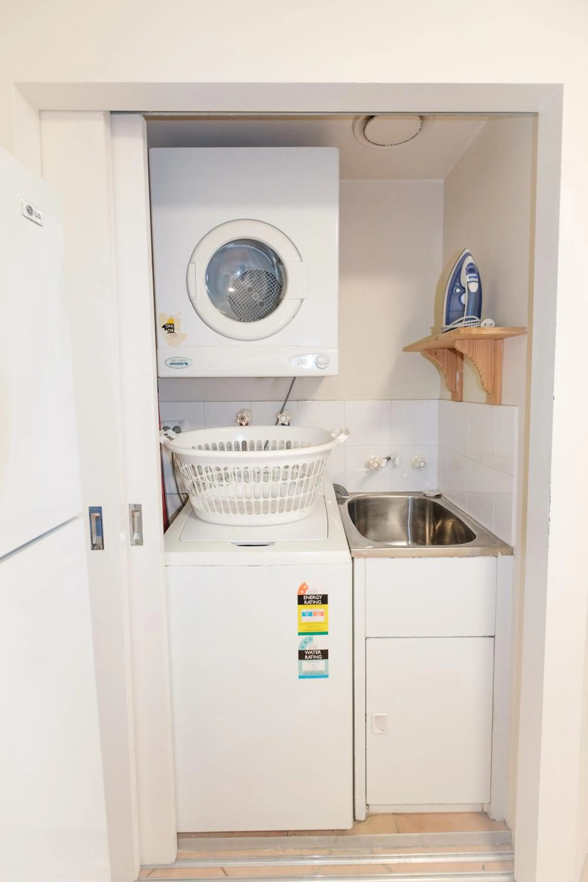 Area and facilities in Sanctuary Lake Apartments