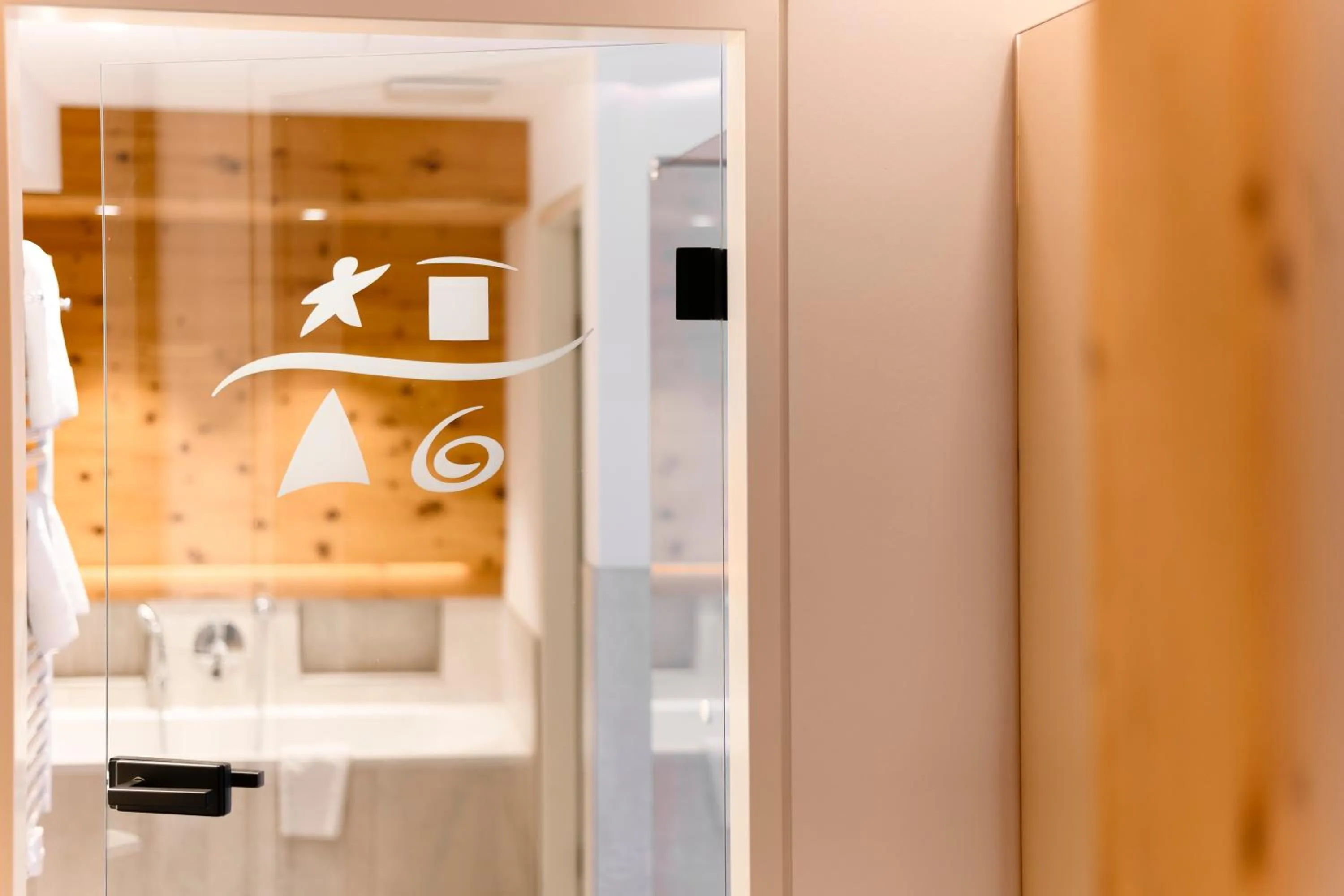 Bathroom in Impuls Hotel Tirol