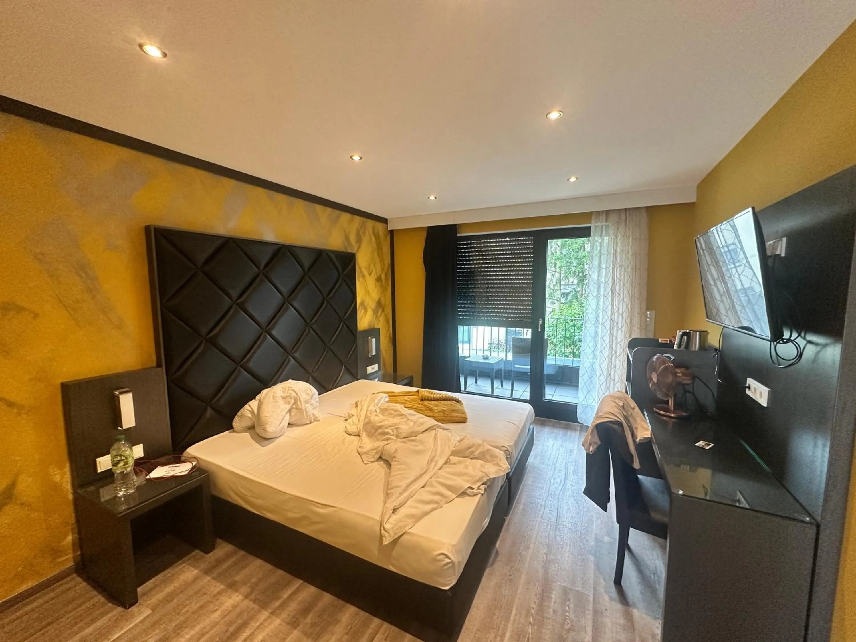 Bed in Hotel Athen Kelsterbach Frankfurt Airport