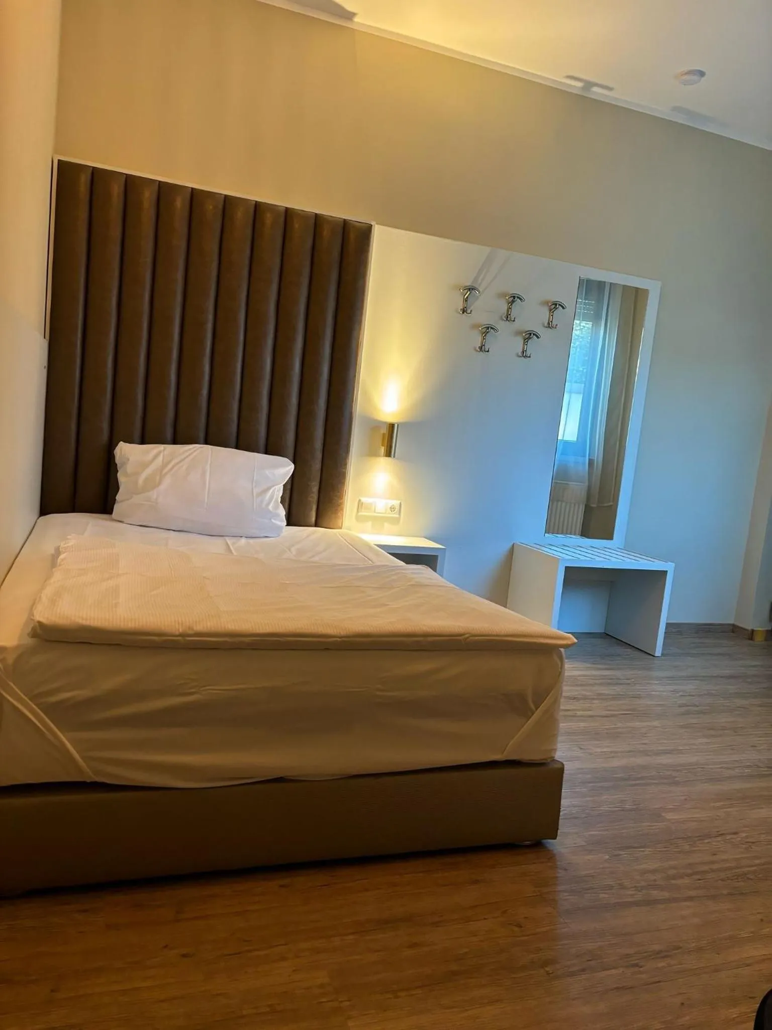 Bed in Hotel Athen Kelsterbach Frankfurt Airport