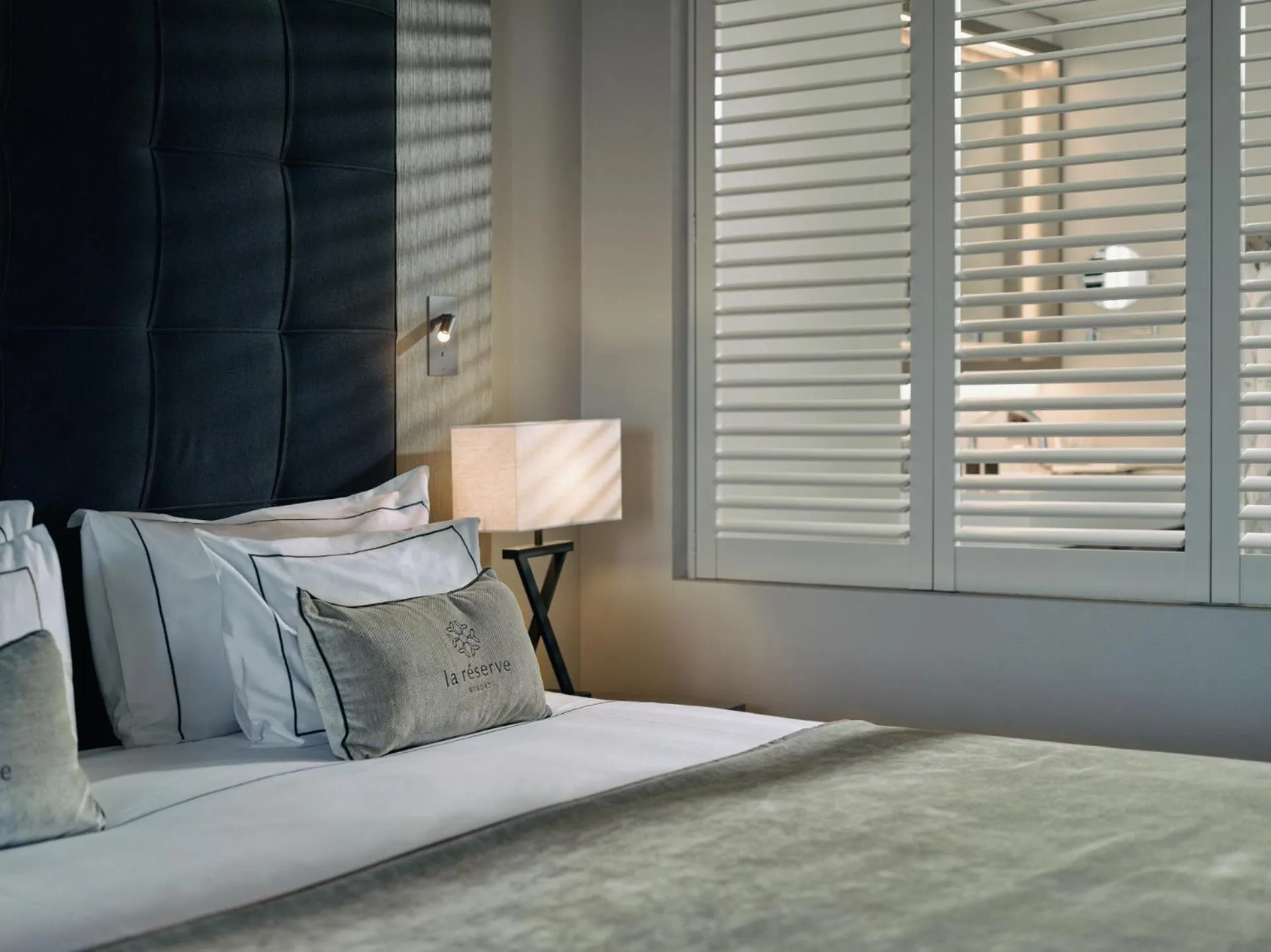 Bed in La Réserve Resort