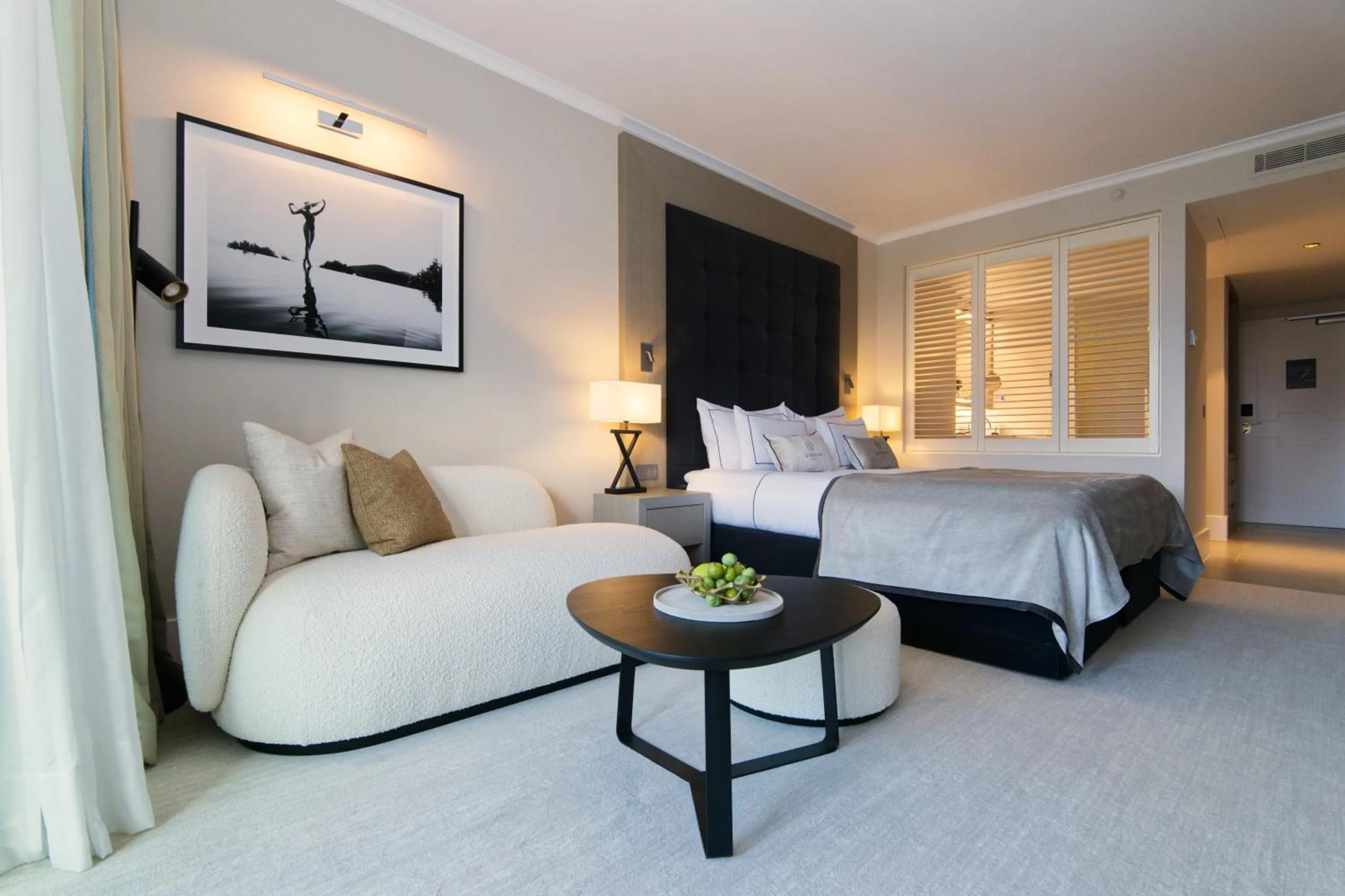 Bed in La Réserve Resort