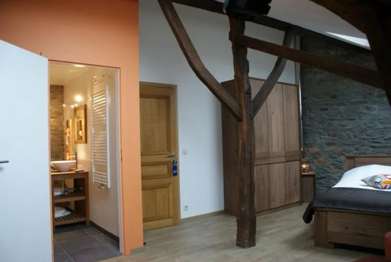 Decorative detail, Bed in Auberge Le Temps des Saveurs