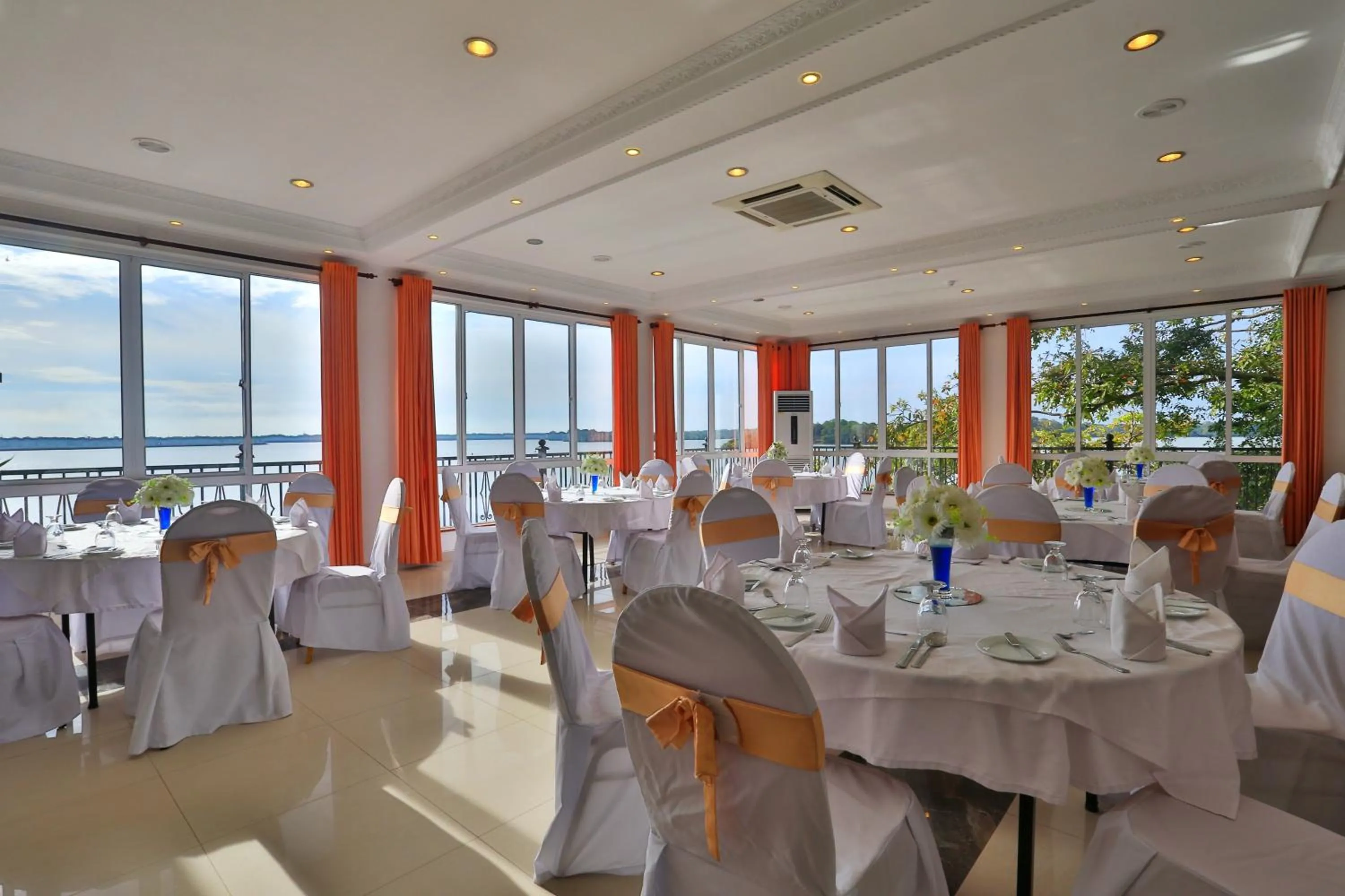 Restaurant/places to eat in Centauria Lake Resort