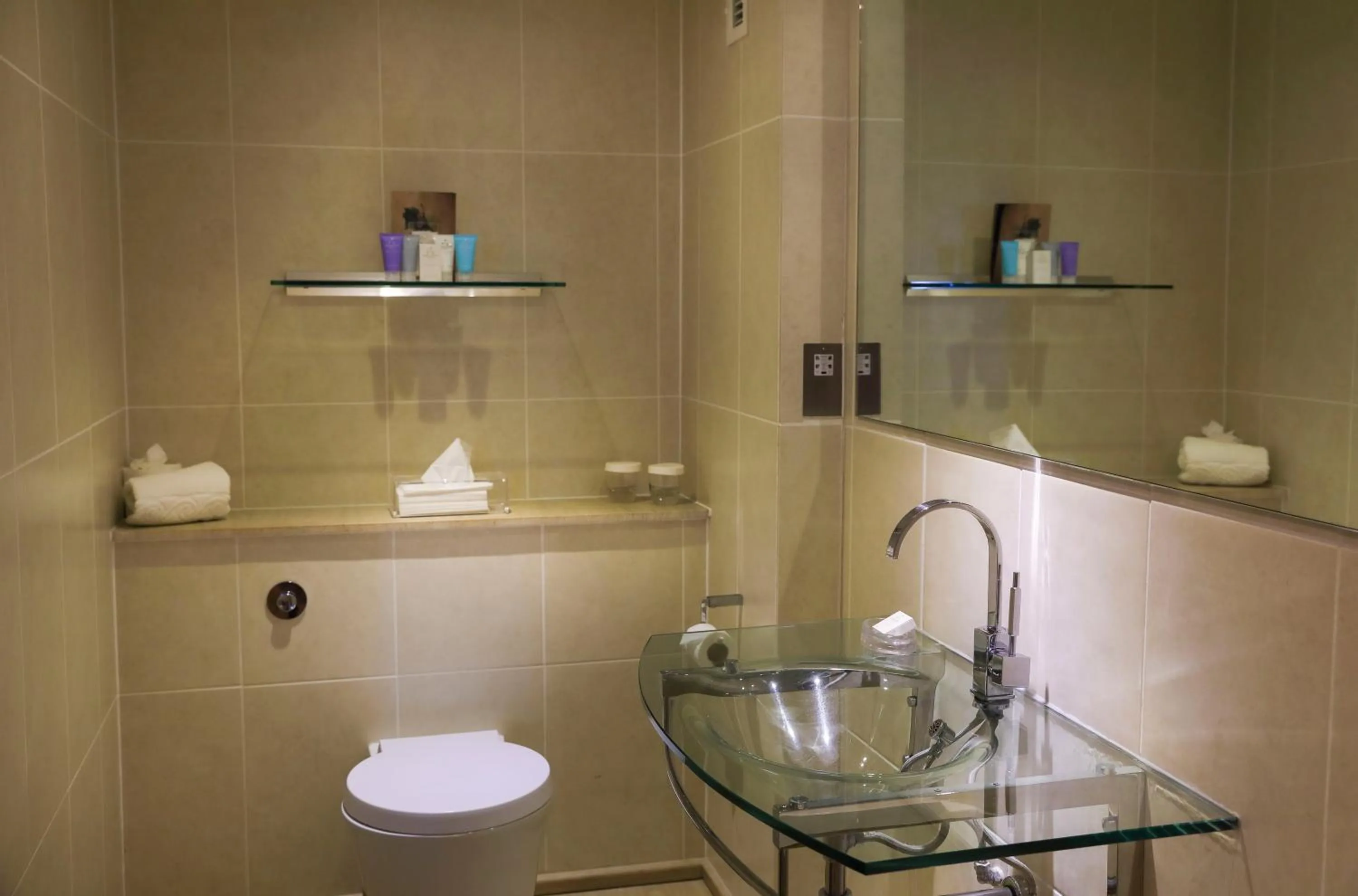 Captain's Club Hotel & Spa