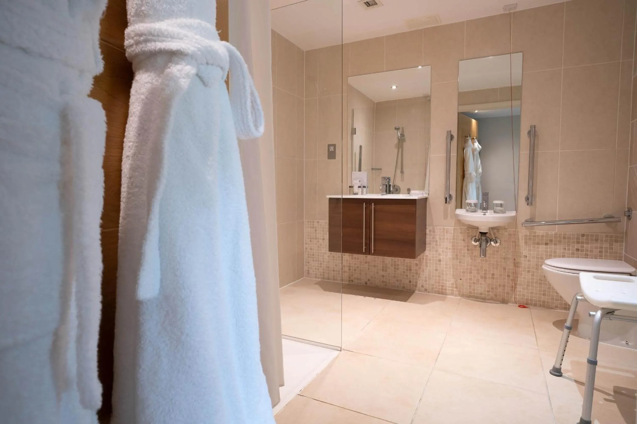 Captain's Club Hotel & Spa