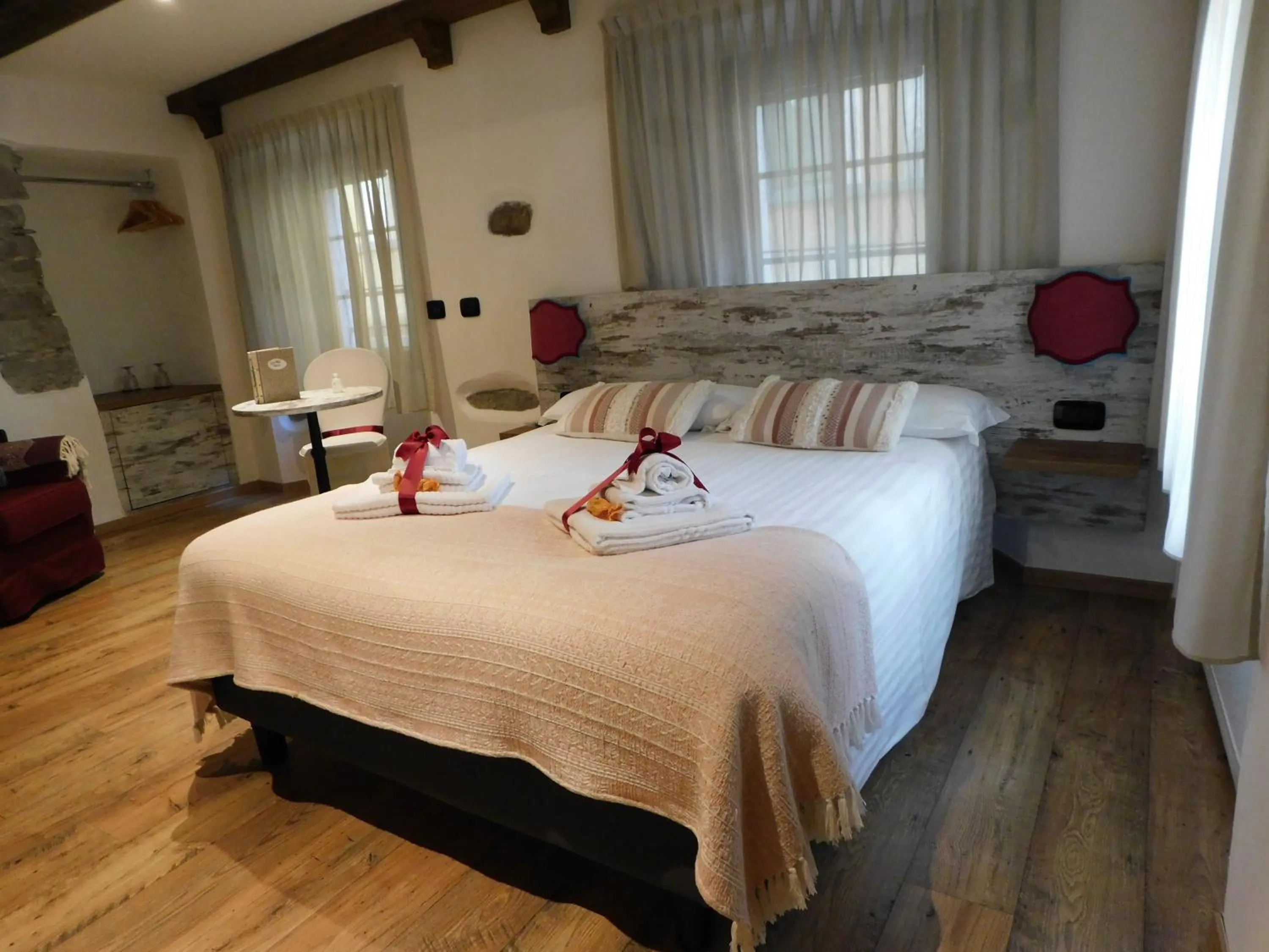 Bedroom, Bed in NicoMat Rooms