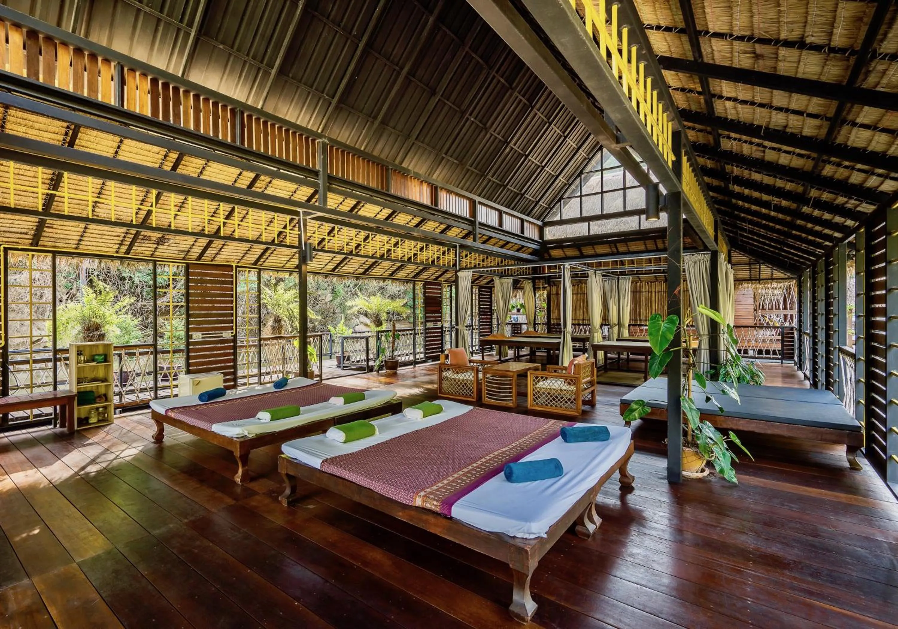 Massage in The Float House River Kwai