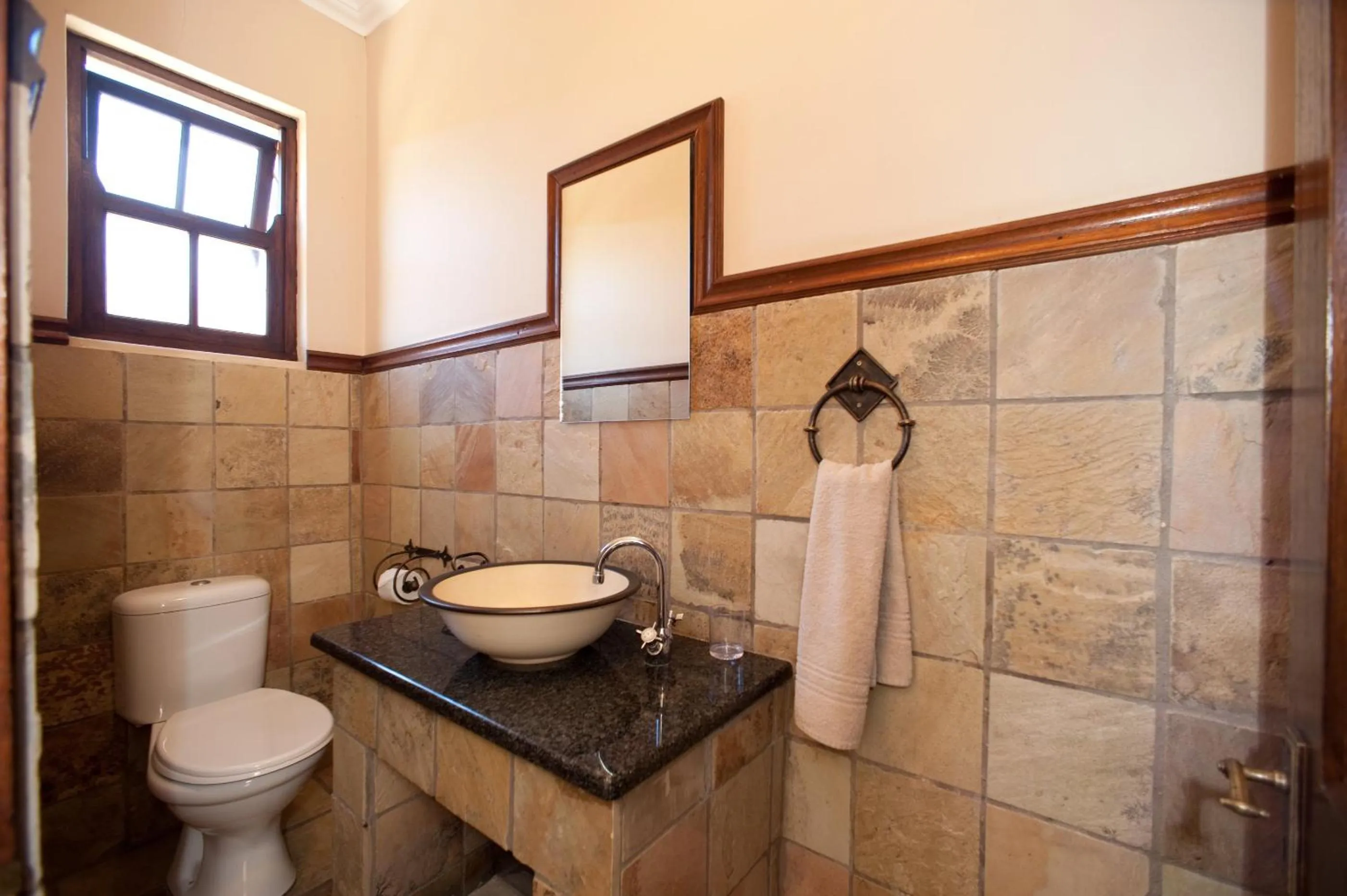 Bathroom in Rise and Shine Lodge