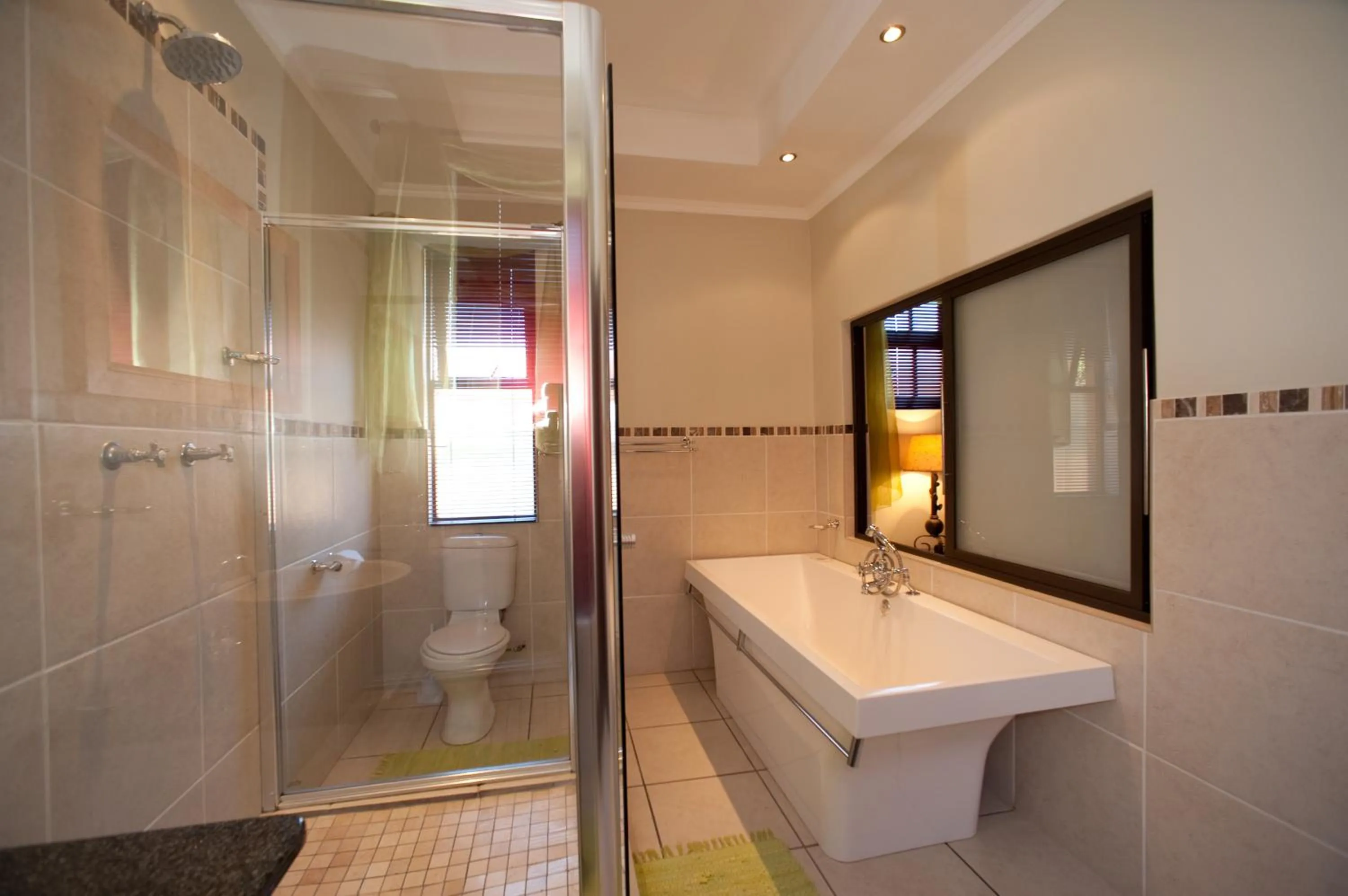 Bathroom in Rise and Shine Lodge