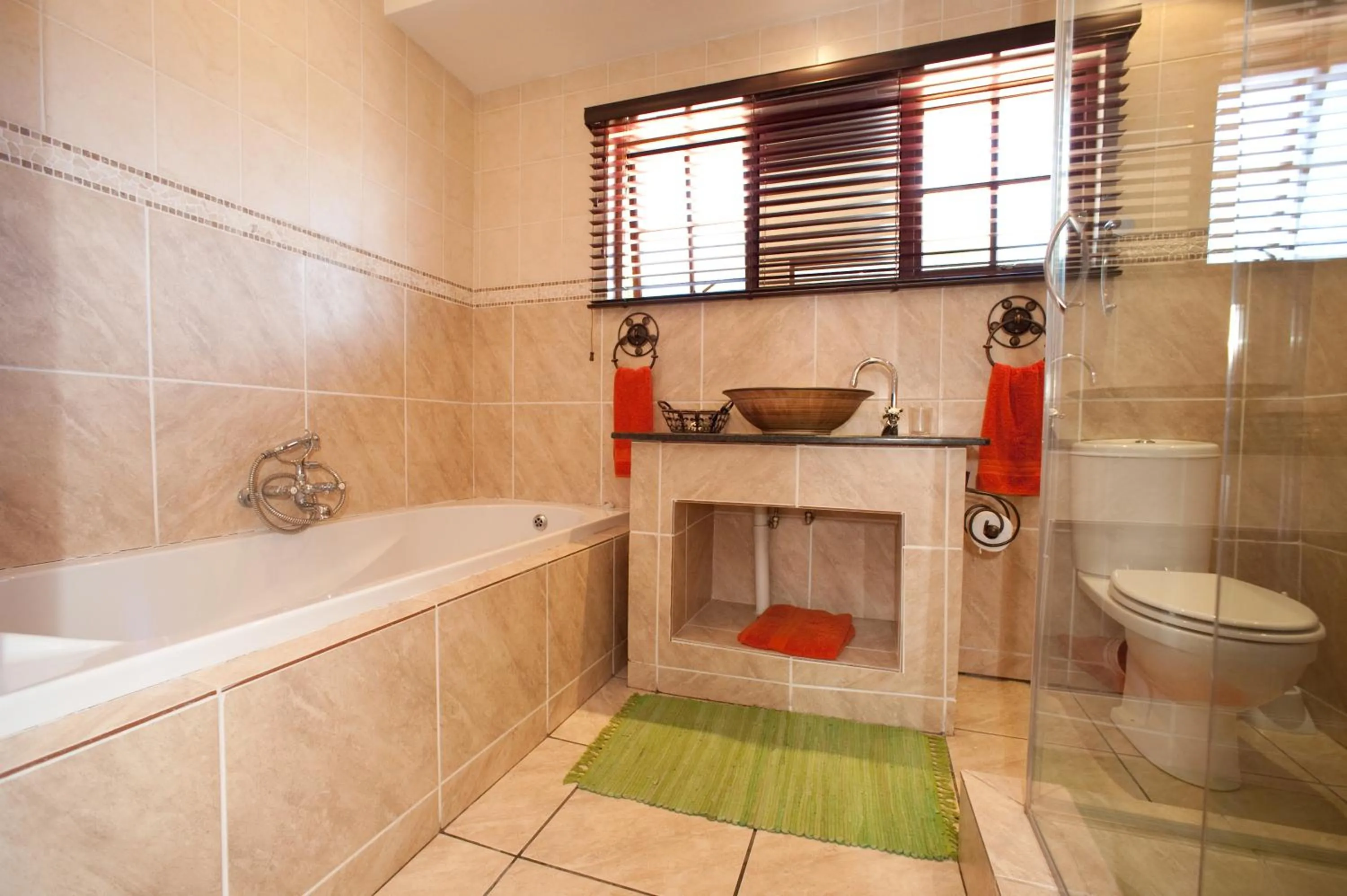 Bathroom in Rise and Shine Lodge