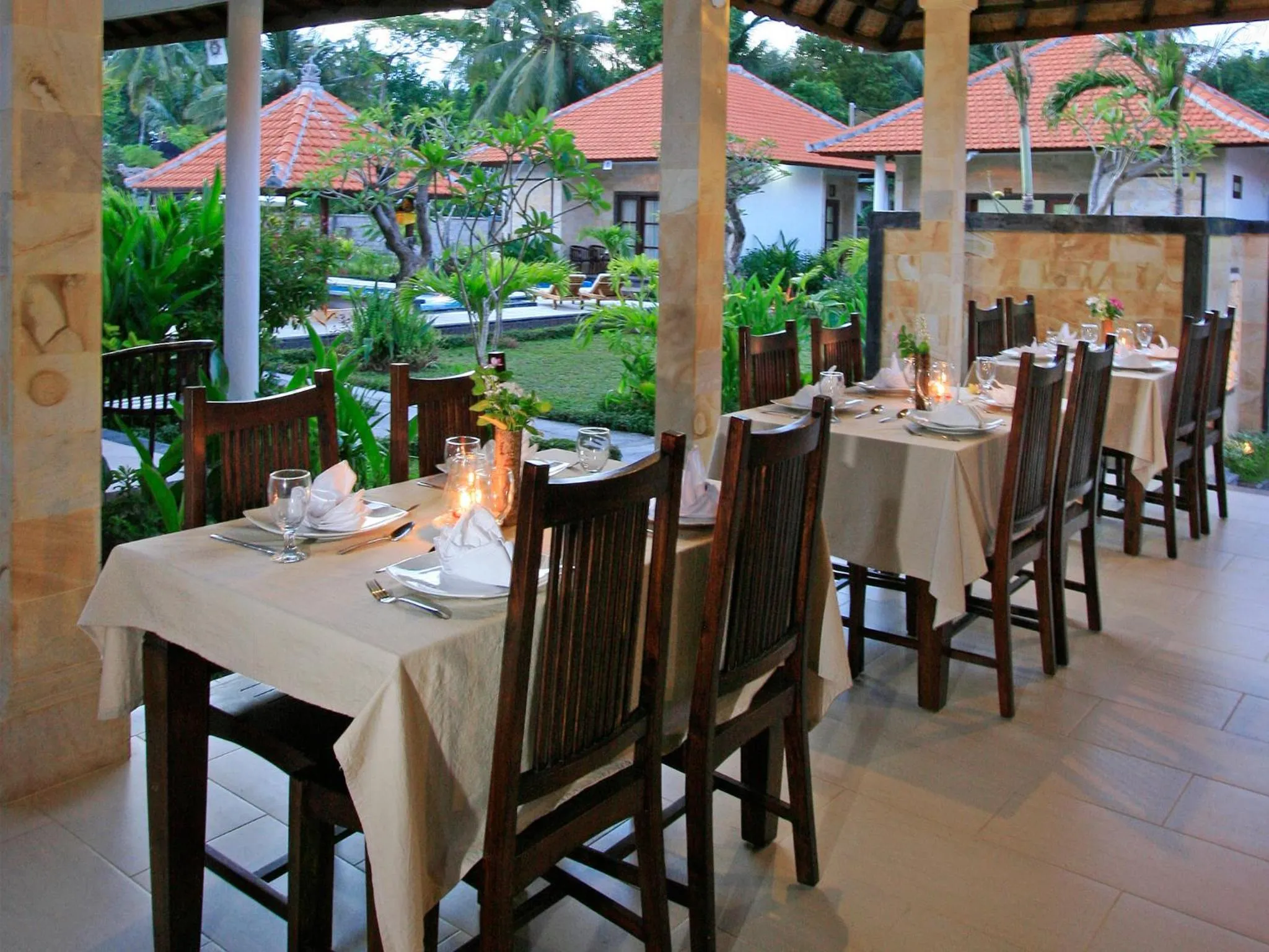 Restaurant/places to eat in Pondok Jenggala