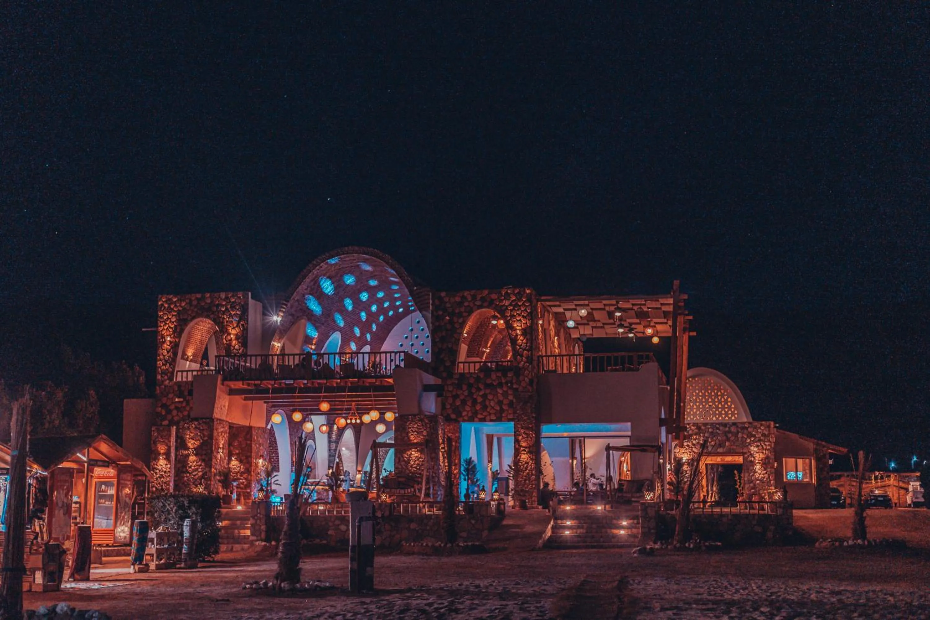 Restaurant/places to eat in Paradise Sweir